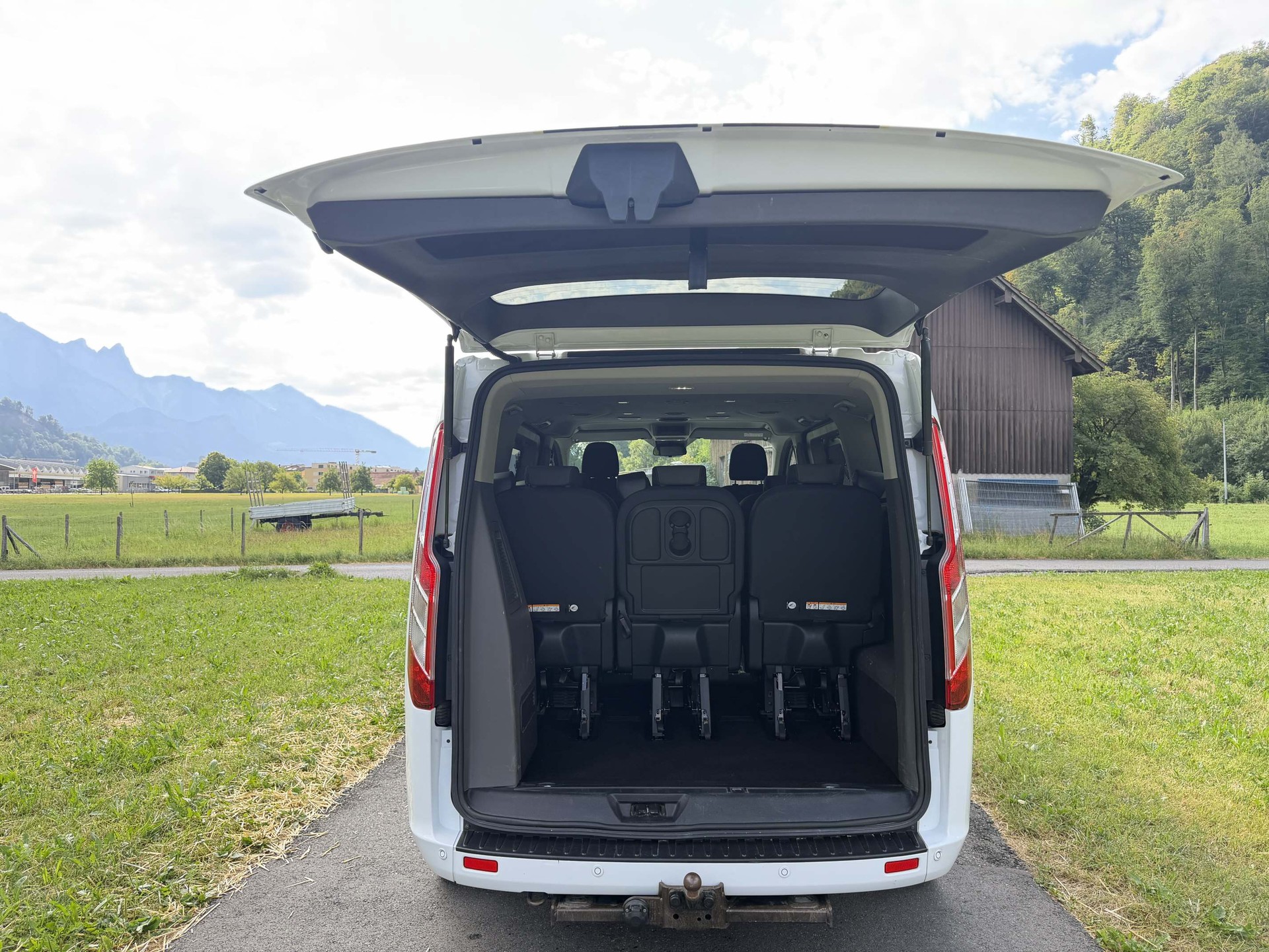 FORD Tourneo Custom 320 L1 2.0 TDCi 185 Titanium-image-8