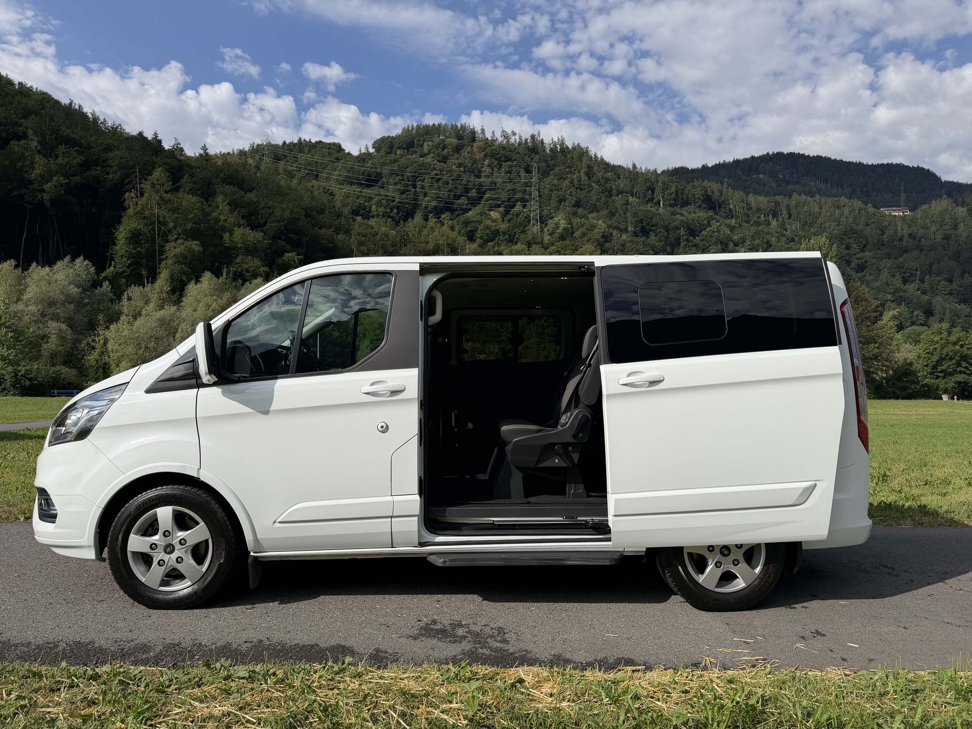FORD Tourneo Custom 320 L1 2.0 TDCi 185 Titanium-image-5