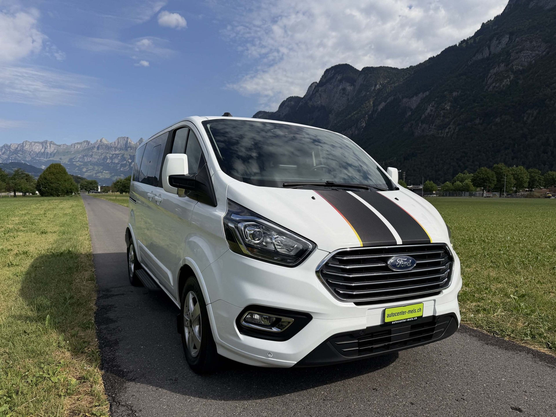 FORD Tourneo Custom 320 L1 2.0 TDCi 185 Titanium-image-0
