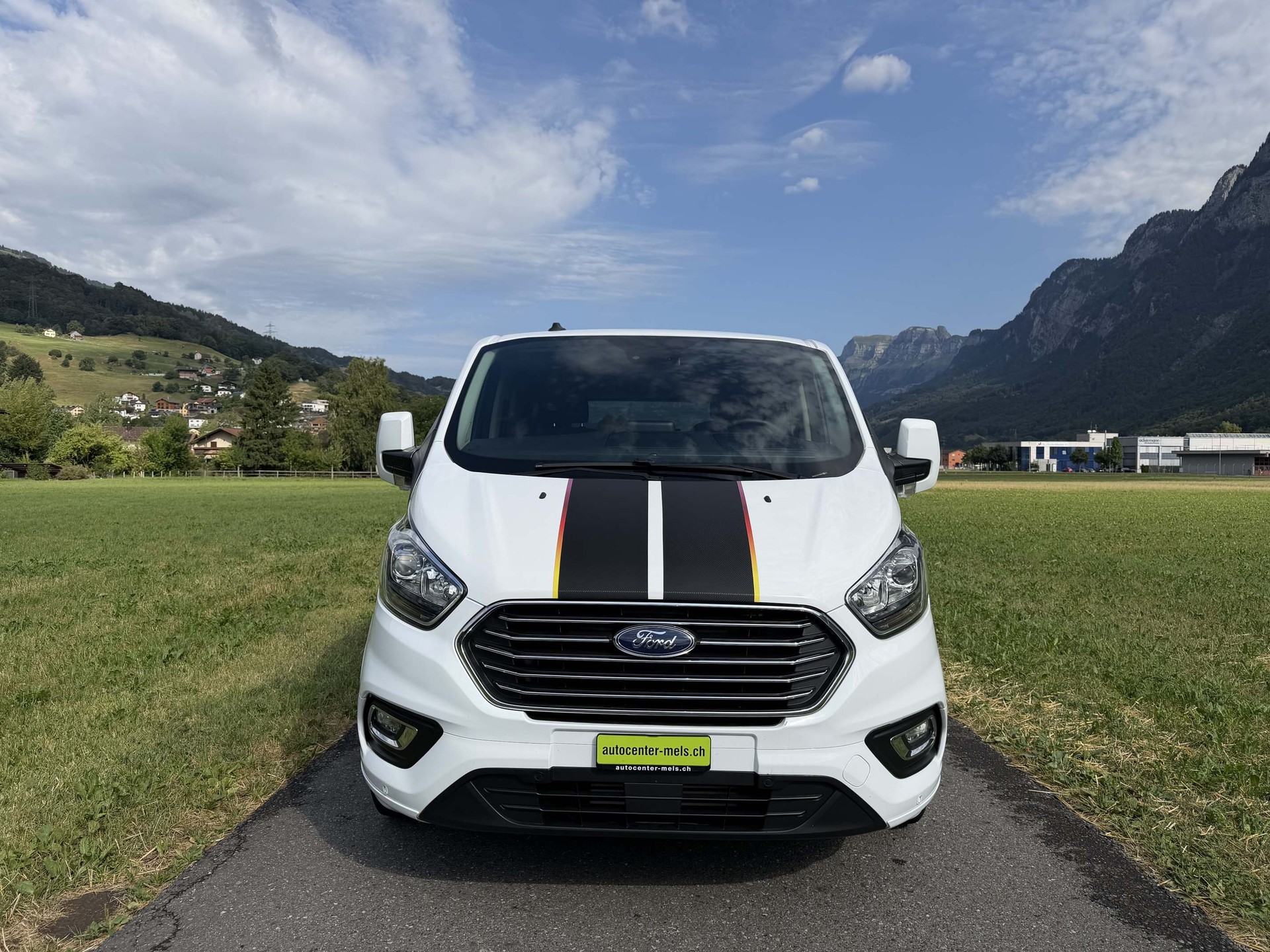 FORD Tourneo Custom 320 L1 2.0 TDCi 185 Titanium-image-2