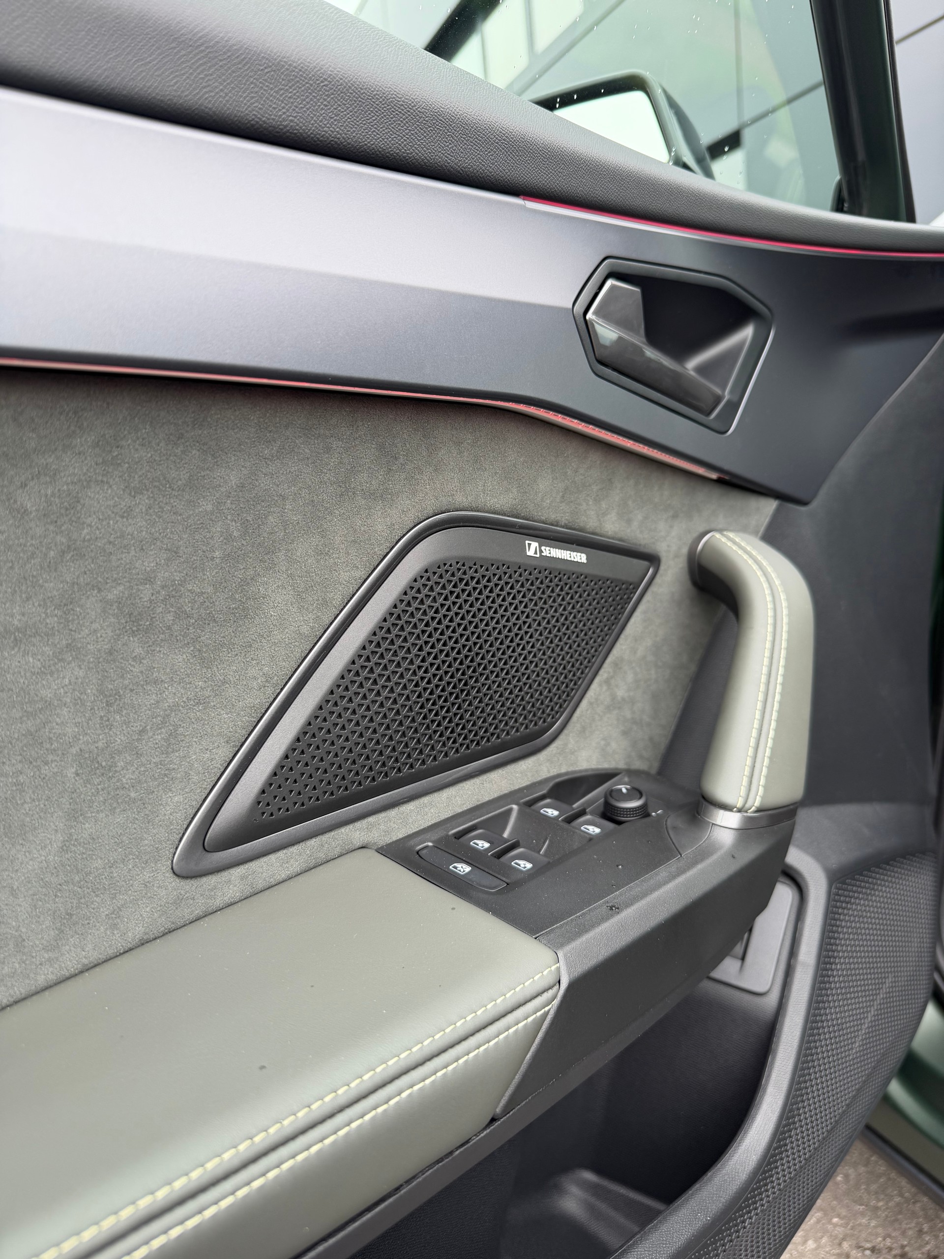 CUPRA FORMENTOR TRIBE EDITION - PRIME EDITION SERVICES GRATUITS 5 ANS / 100'000 KMS LIQUIDES INCLUS-image-9