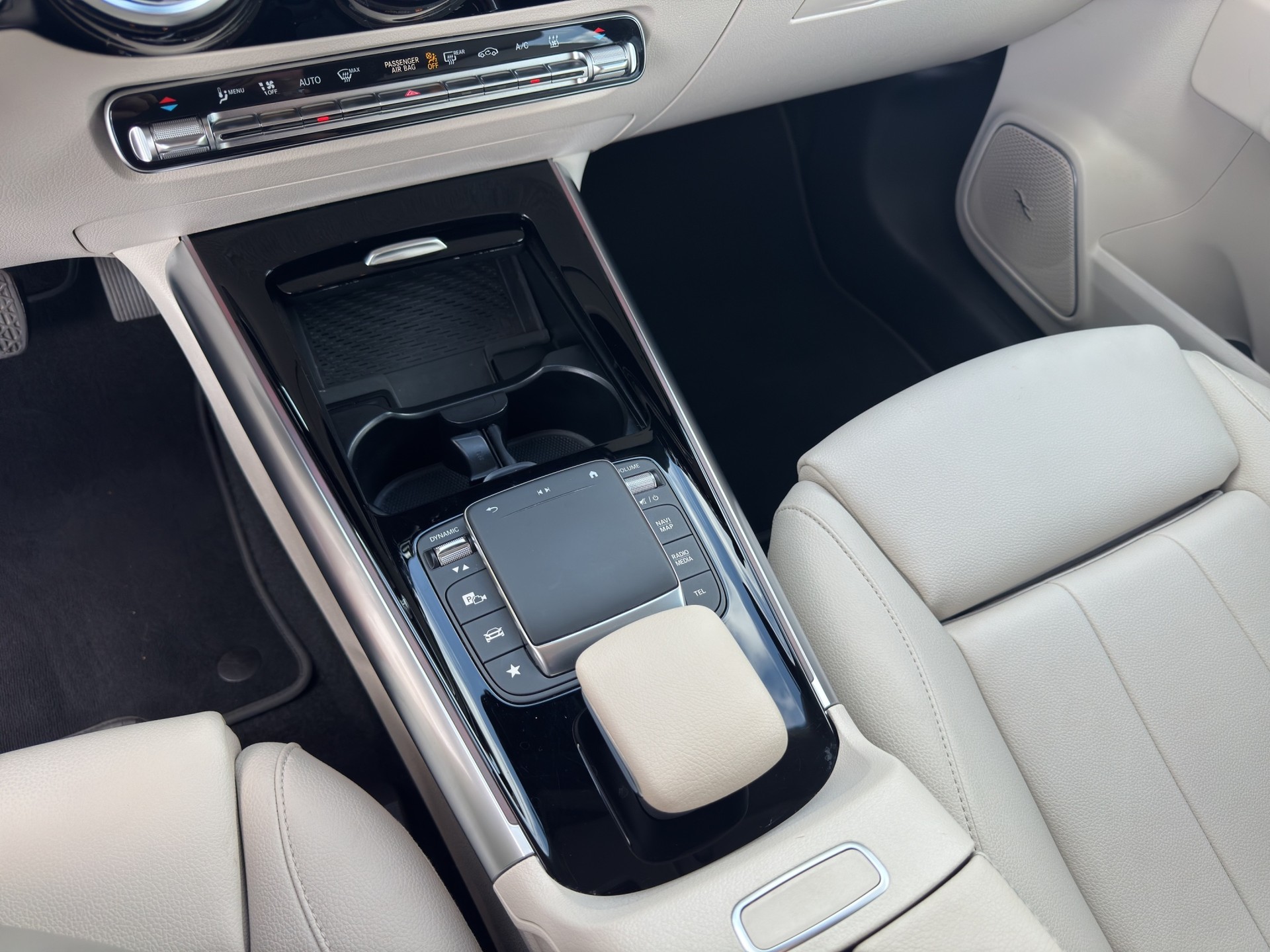 MERCEDES-BENZ EQA 350 4Matic Swiss Star-image-13