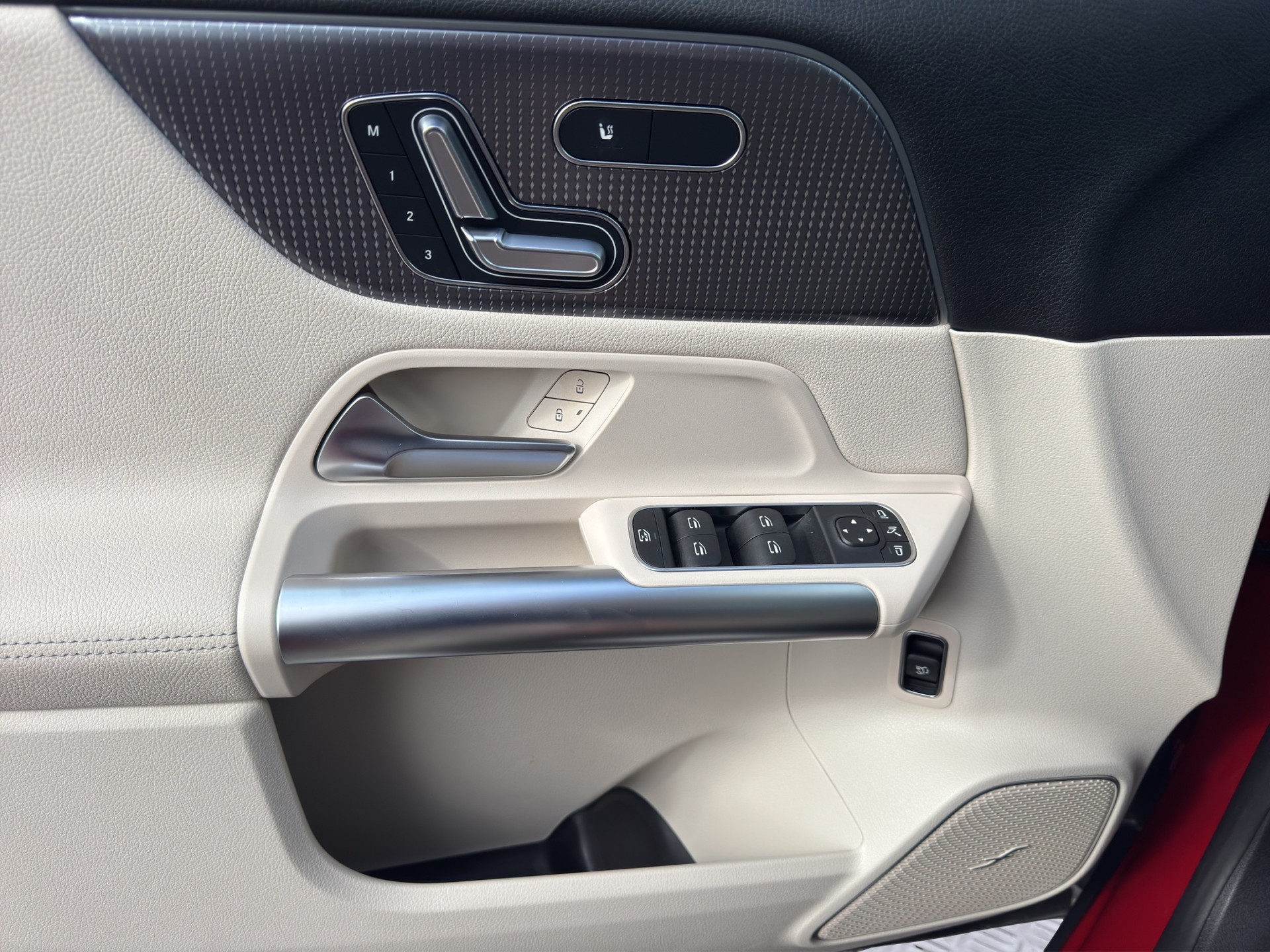 MERCEDES-BENZ EQA 350 4Matic Swiss Star-image-9