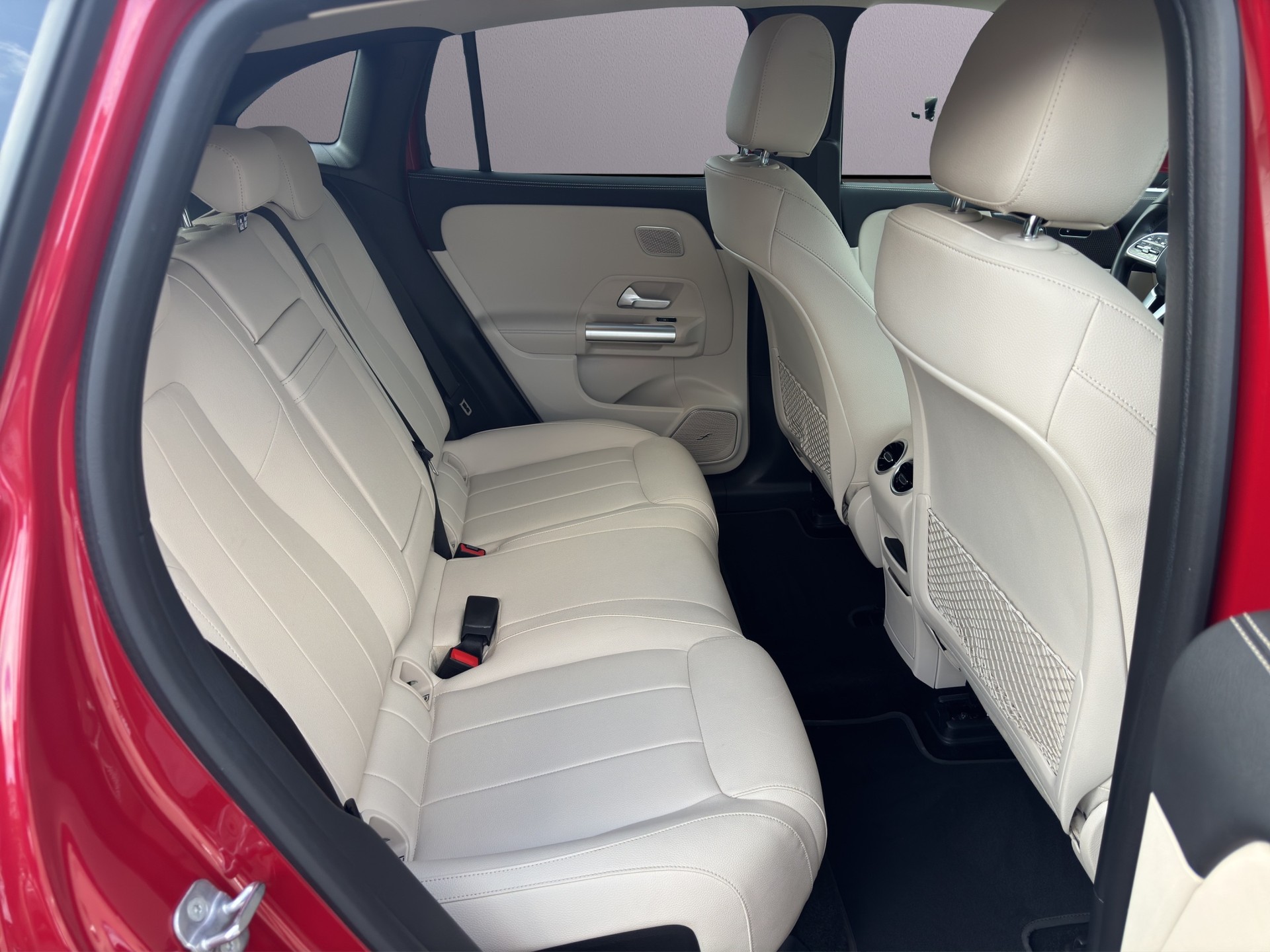 MERCEDES-BENZ EQA 350 4Matic Swiss Star-image-16