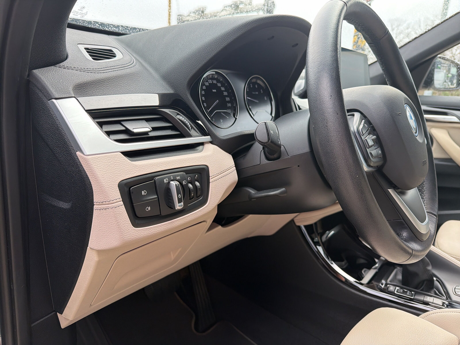 BMW X1 xDrive 25e Sport Line Steptronic-image-18