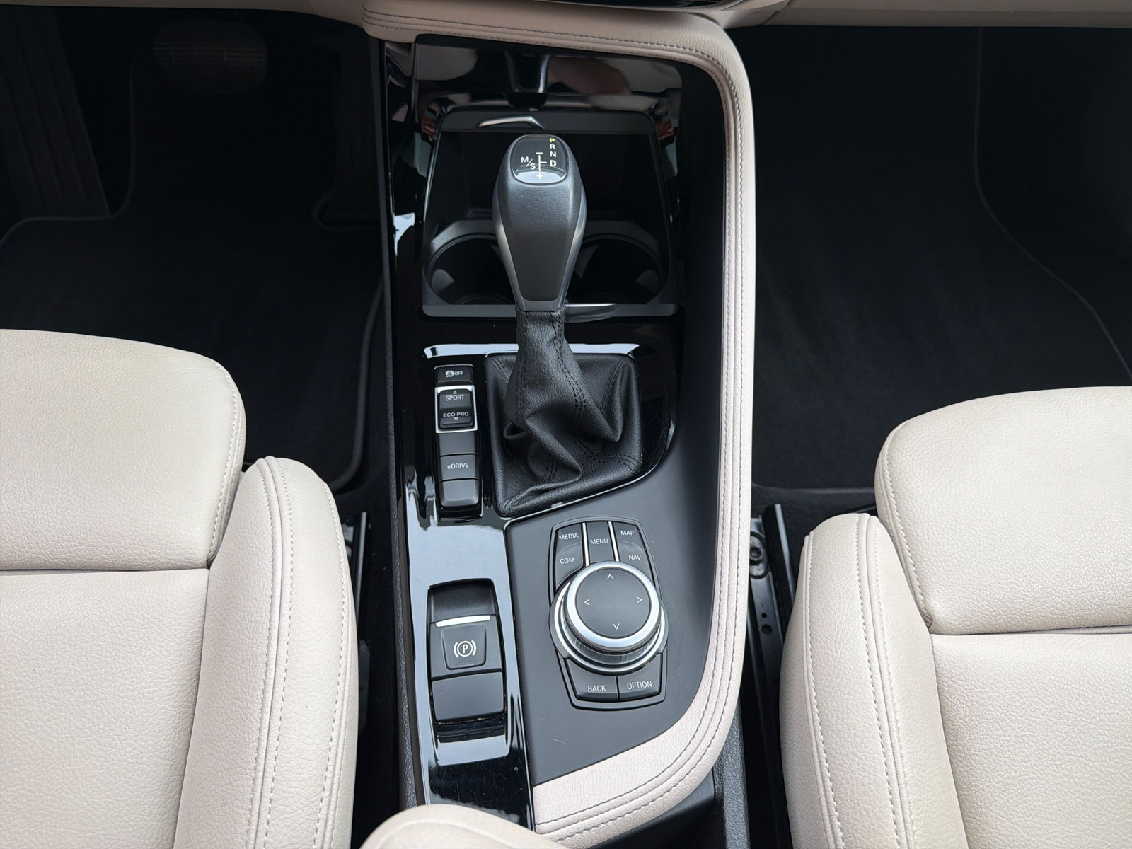 BMW X1 xDrive 25e Sport Line Steptronic-image-12