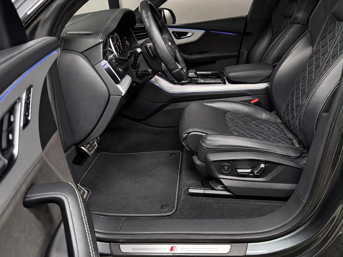 AUDI Q8 50 TDI quattro tiptronic| CH-Auto | Full Option |-image-9