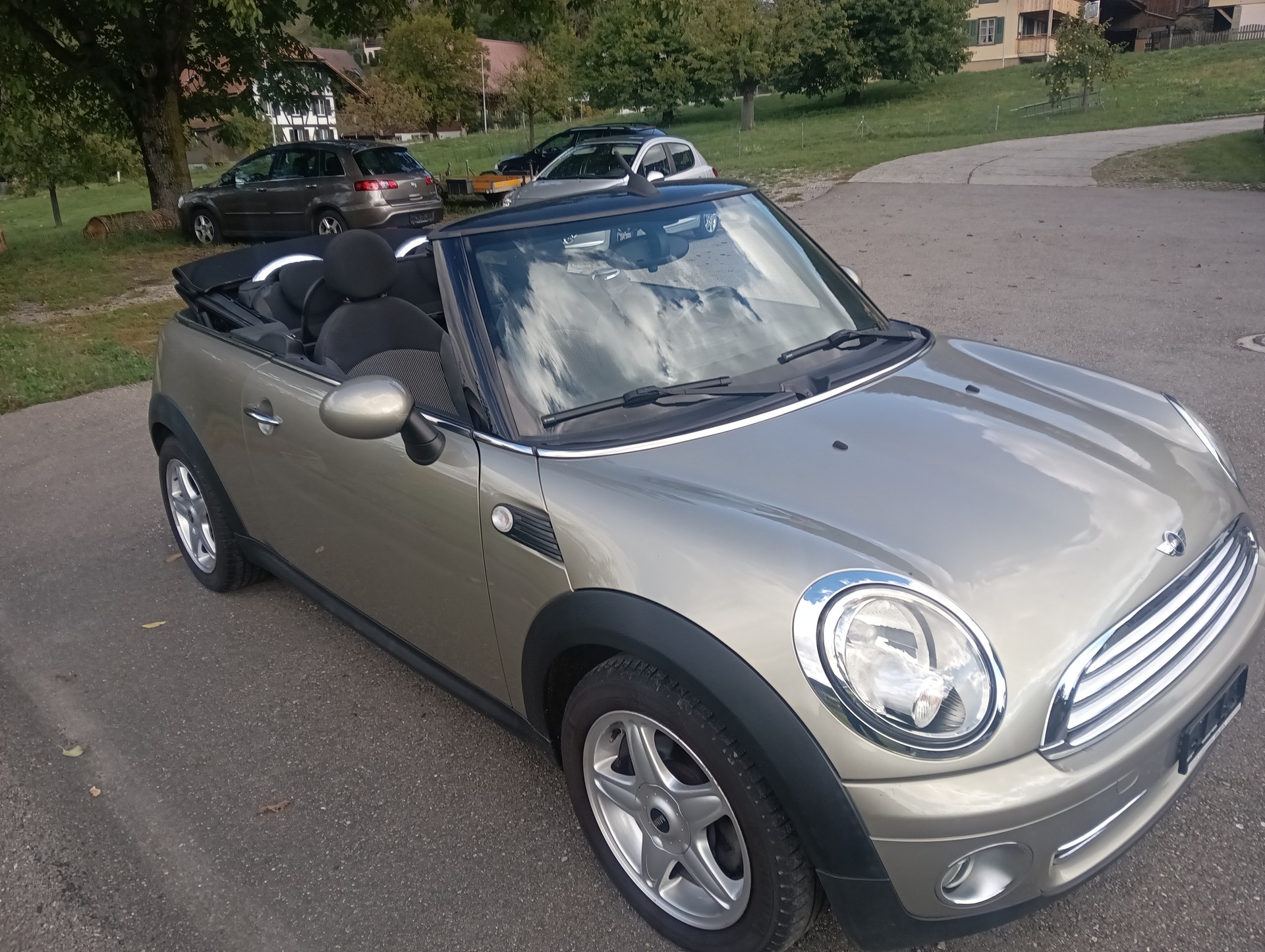 MINI Cooper Cabriolet-image-5