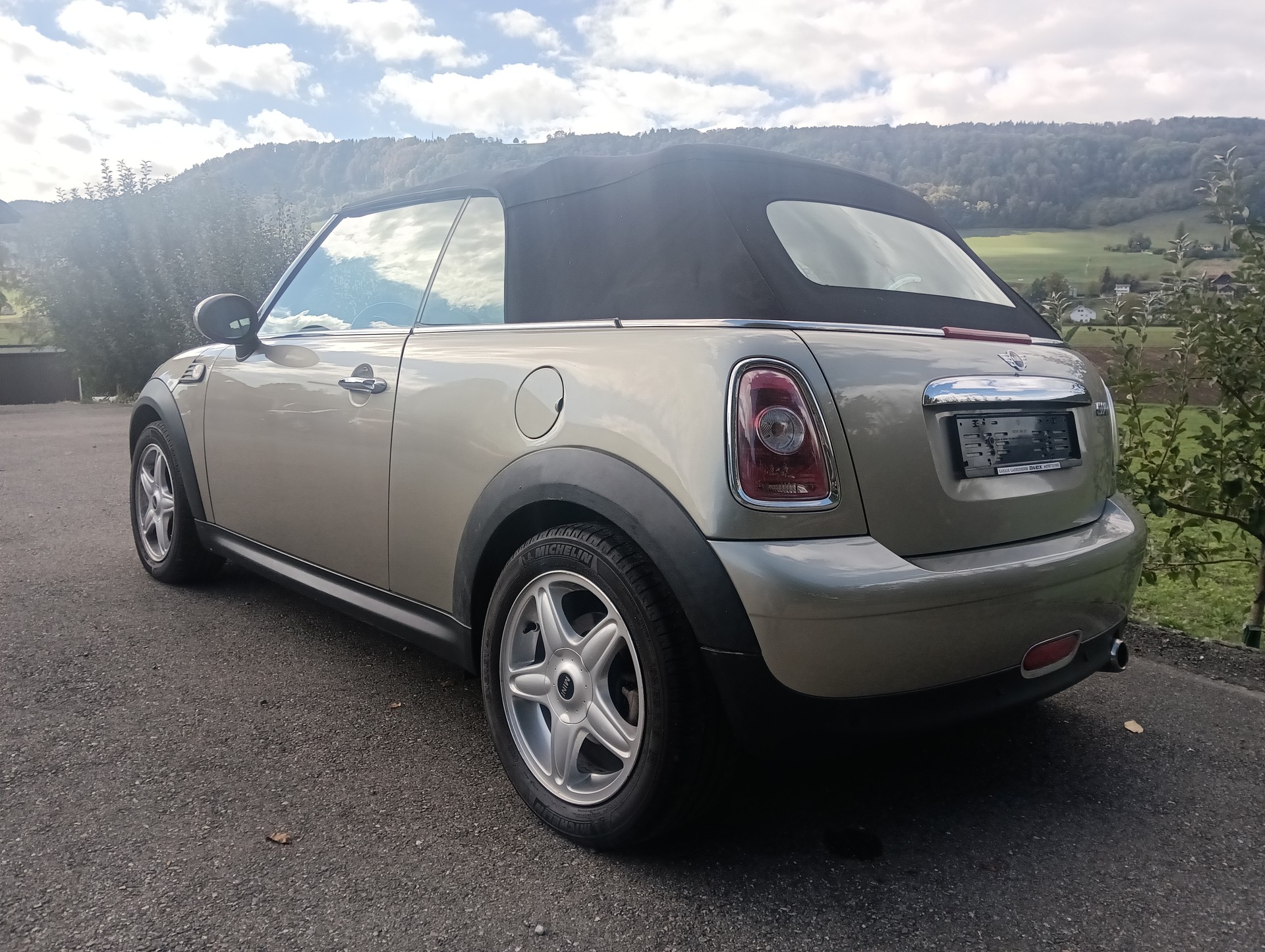 MINI Cooper Cabriolet-image-3