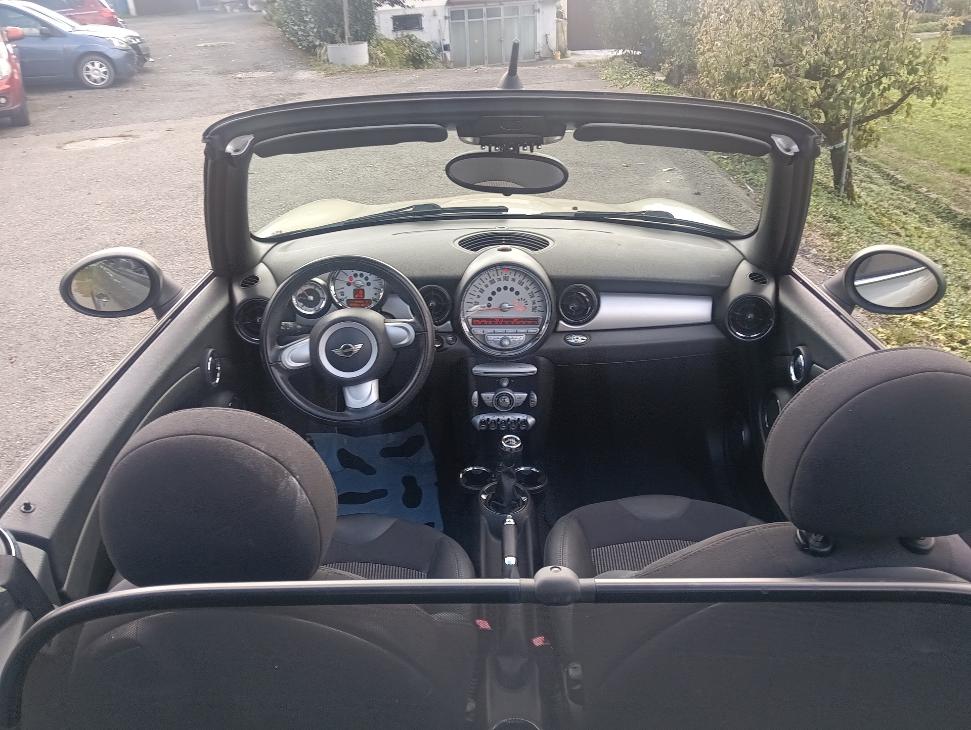 MINI Cooper Cabriolet-image-7