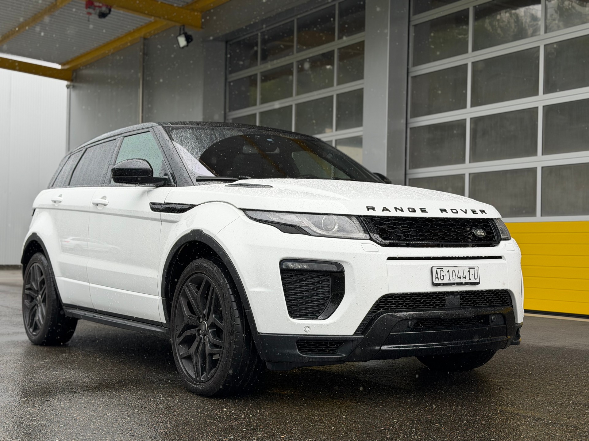 LAND ROVER Range Rover Evoque 2.0 Si4 HSE Dynamic AT9-image-2