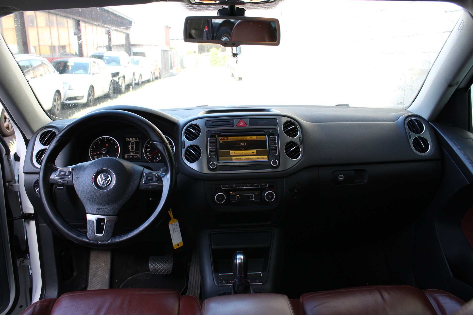 VW Tiguan 2.0 TSI Sport&Style DSG-image-11