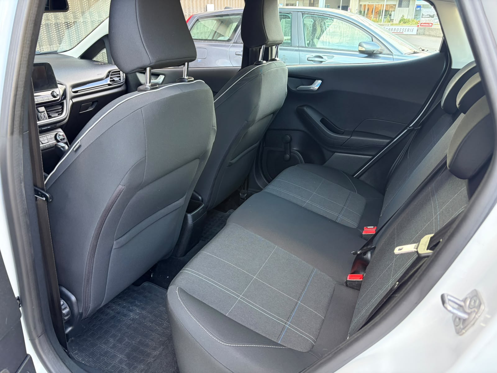 FORD Fiesta 1.0 SCTi Trend Automat-image-11