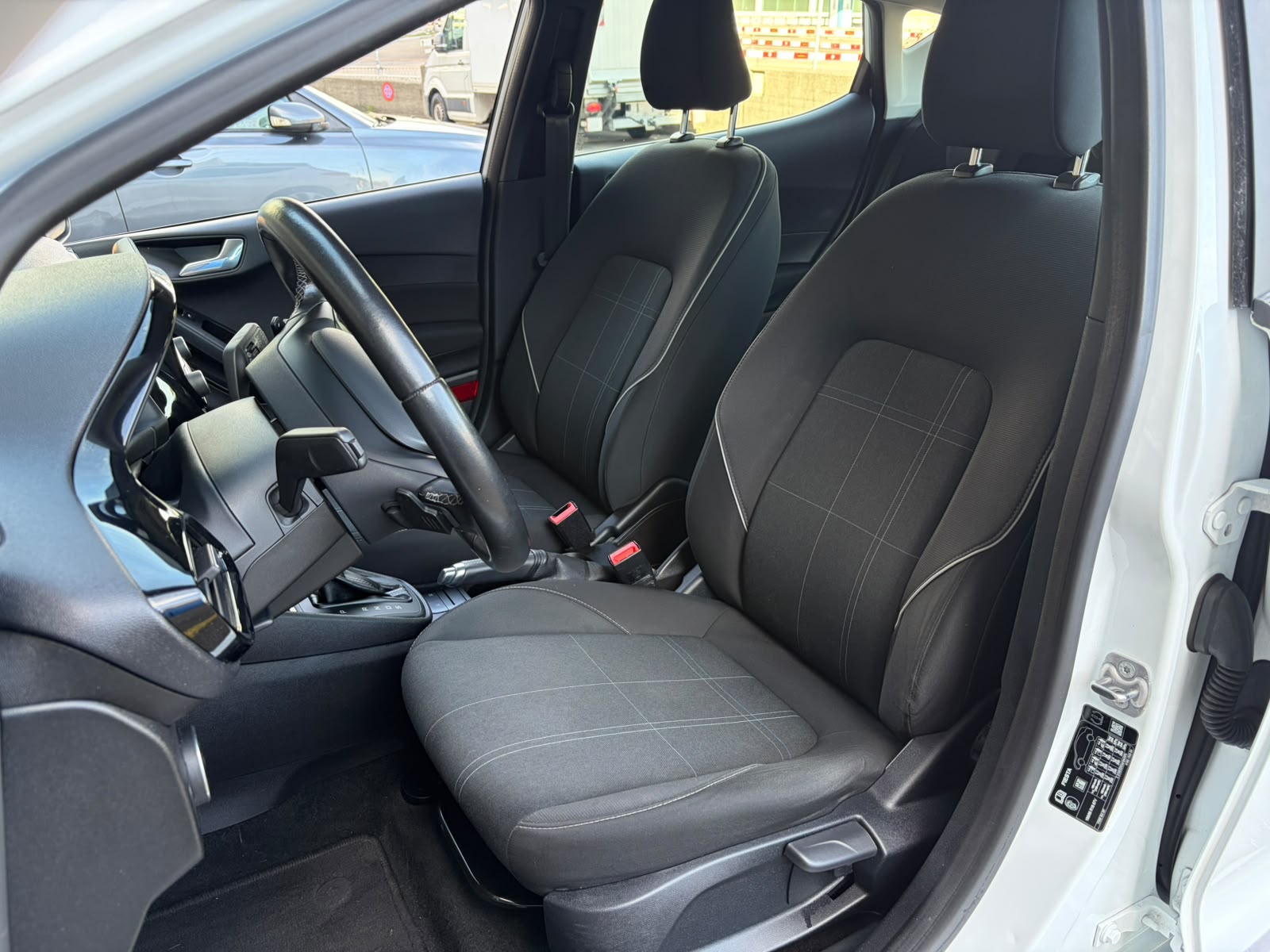 FORD Fiesta 1.0 SCTi Trend Automat-image-9