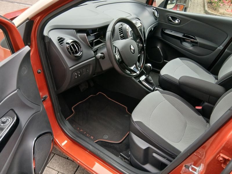 RENAULT Captur 1.2 T 16V Privilège EDC-image-4