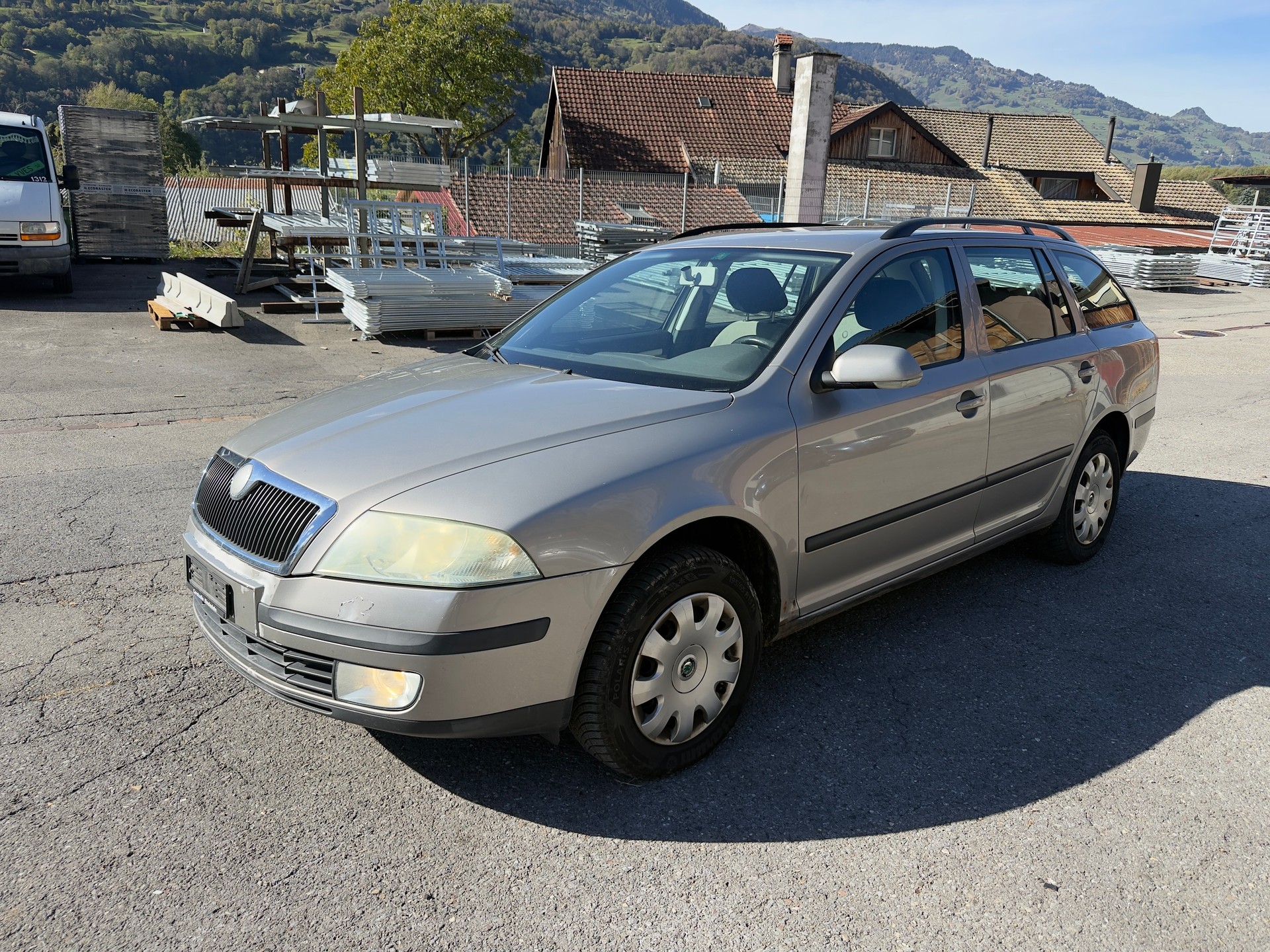SKODA Octavia 2.0 FSI Swiss Ice Hockey 4x4-image-2