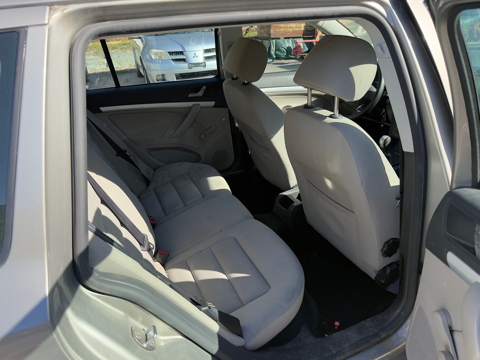 SKODA Octavia 2.0 FSI Swiss Ice Hockey 4x4-image-7