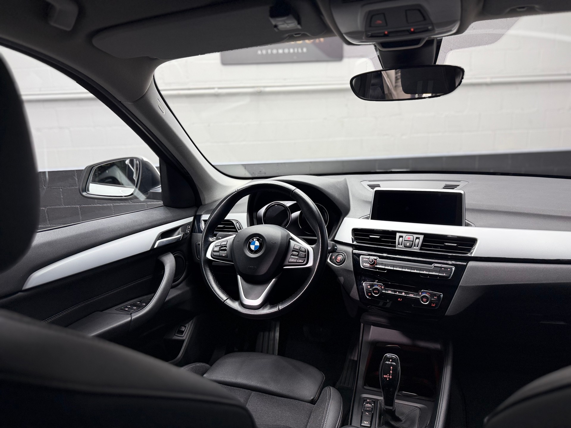 BMW X1 xDrive 18d | Rückfahrkamera | PDC | Leder-image-16