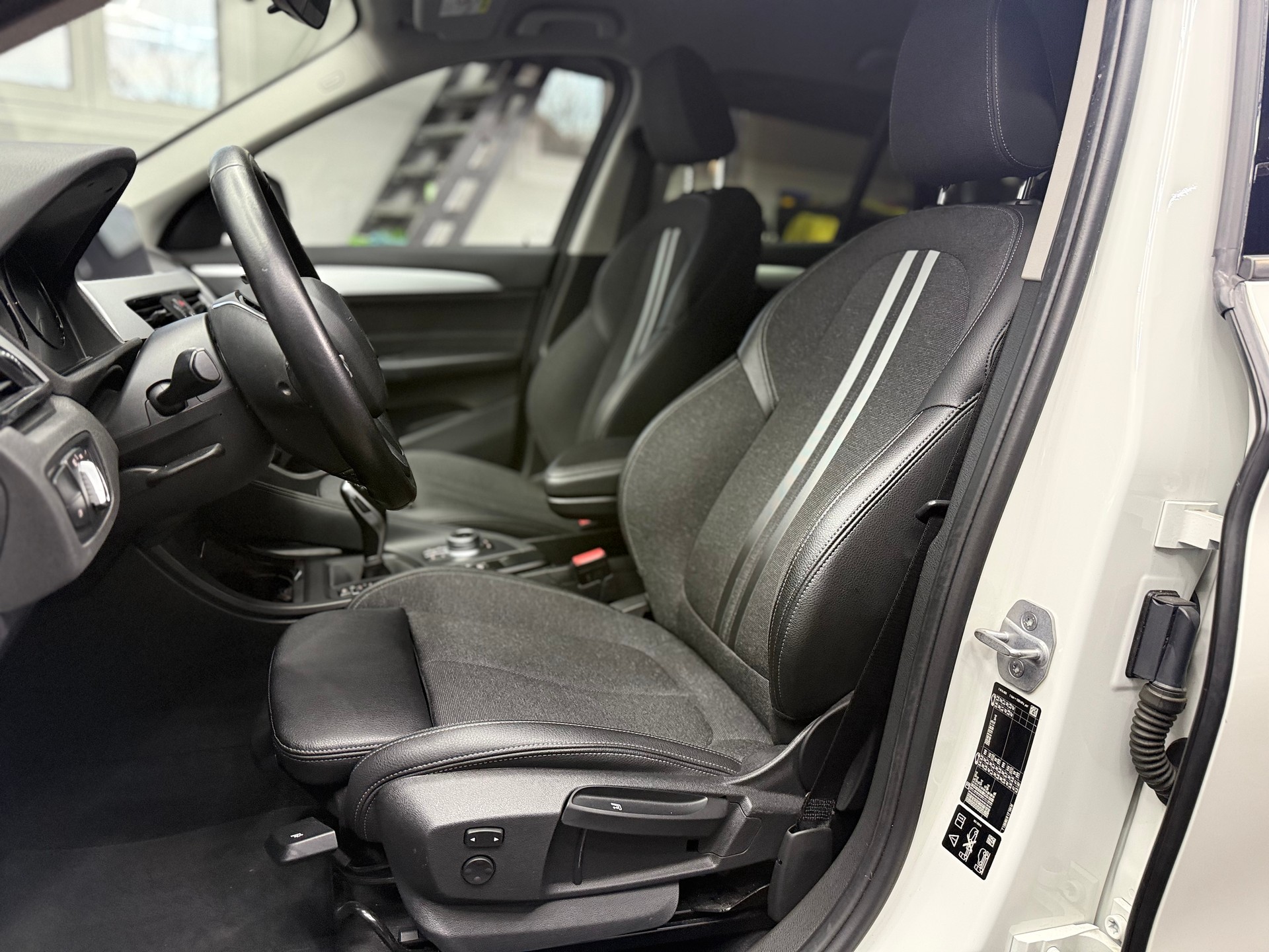 BMW X1 xDrive 18d | Rückfahrkamera | PDC | Leder-image-14