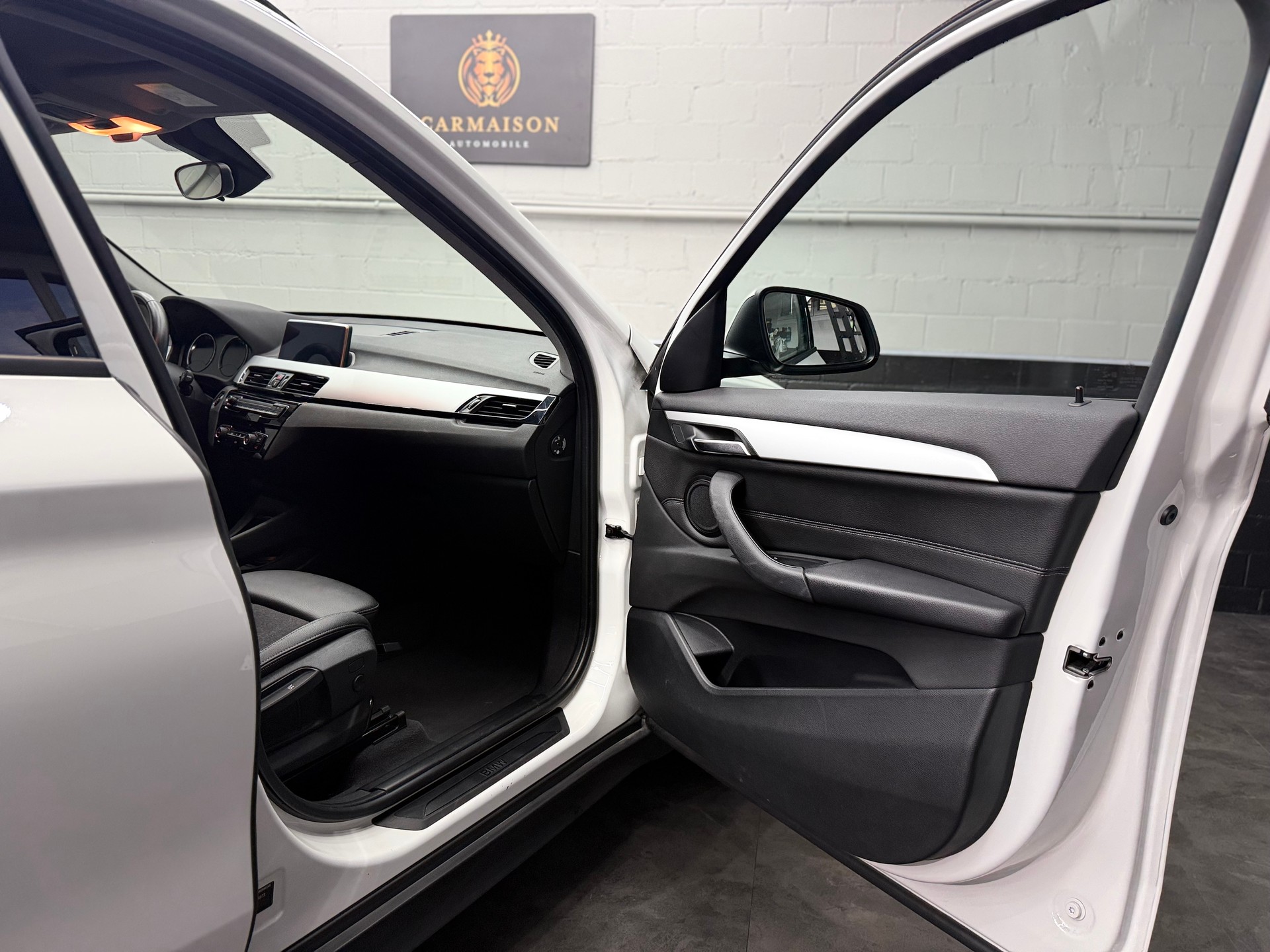BMW X1 xDrive 18d | Rückfahrkamera | PDC | Leder-image-17