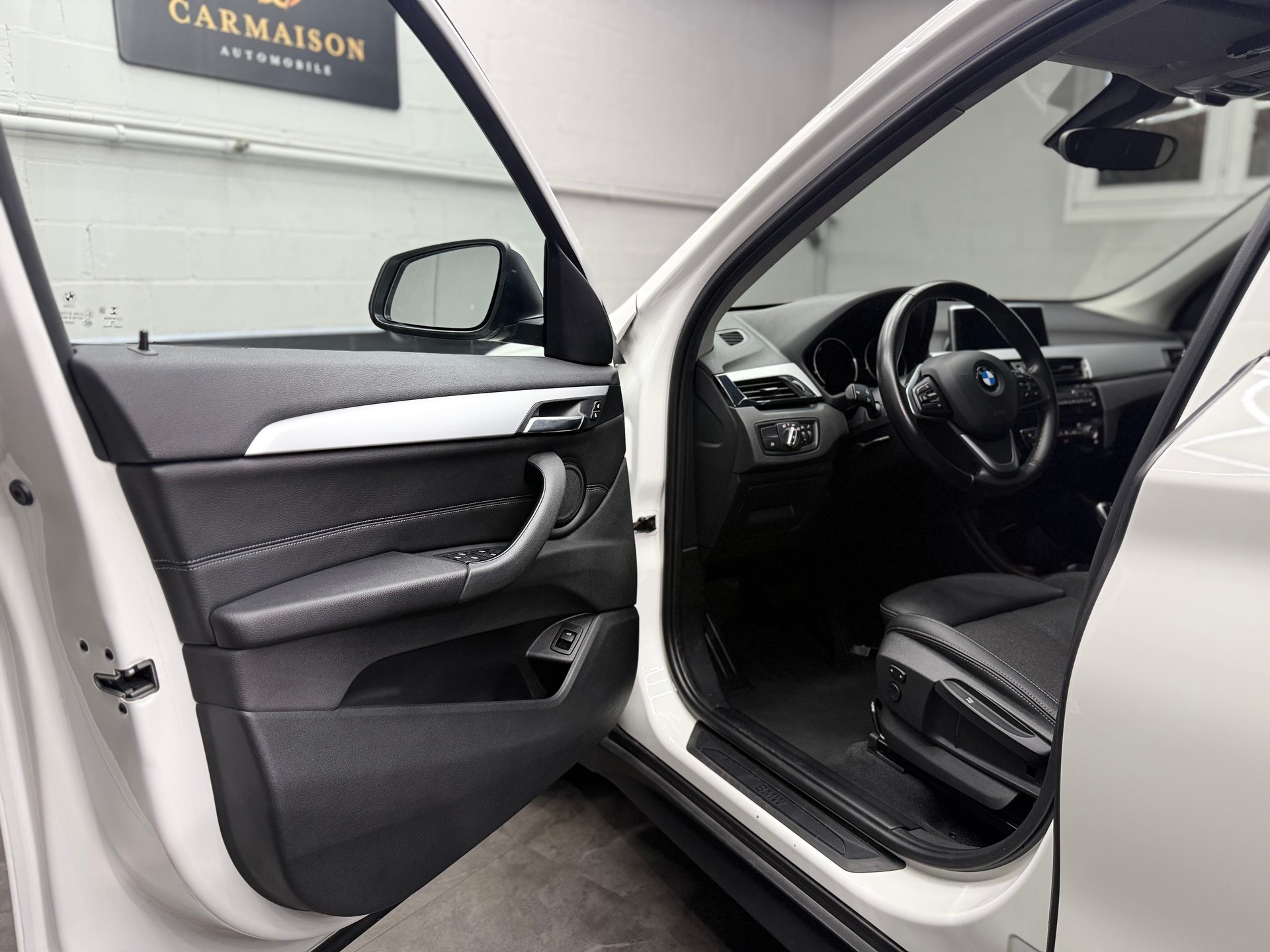 BMW X1 xDrive 18d | Rückfahrkamera | PDC | Leder-image-11