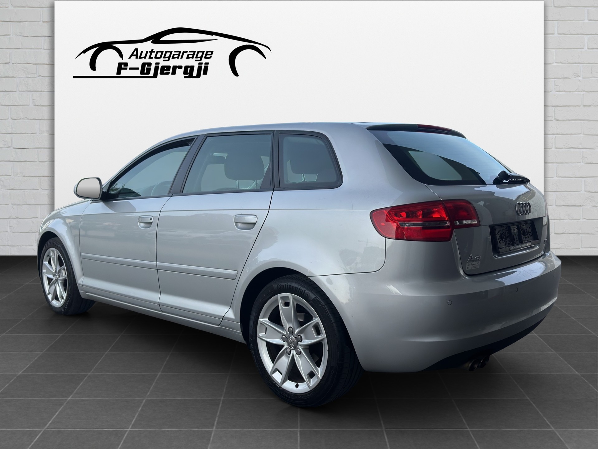 AUDI A3 Sportback 1.8 TFSI Ambiente S-tronic-image-4