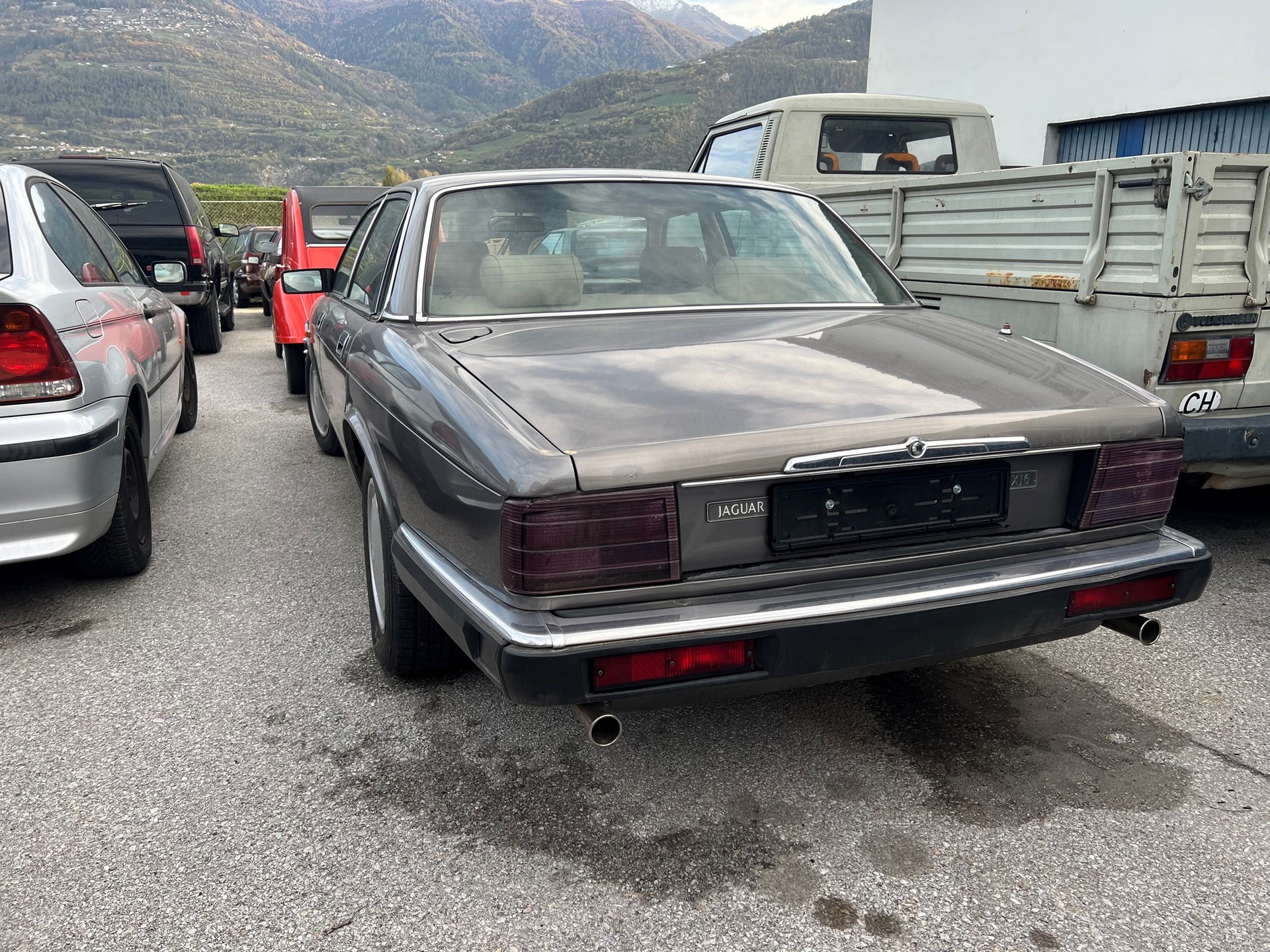 JAGUAR XJ6 3.2-image-3
