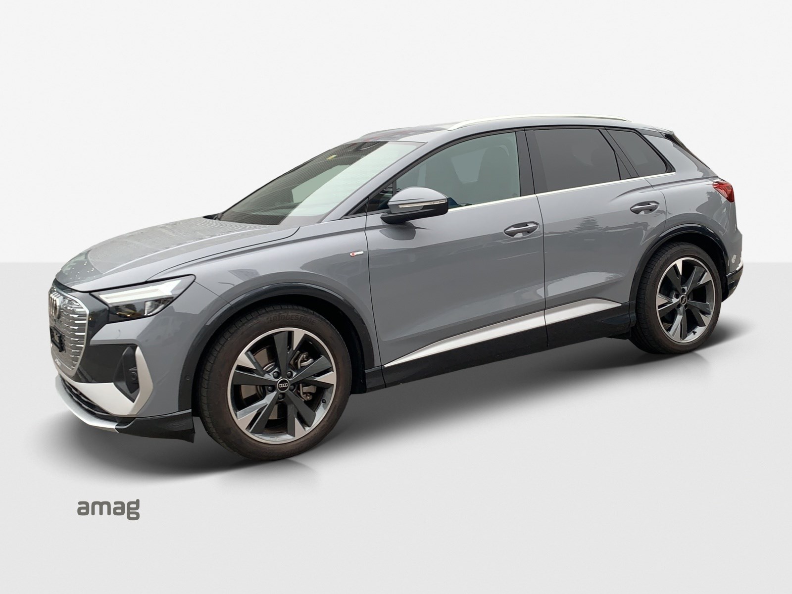 AUDI Q4 e-tron 45 quattro-image-4