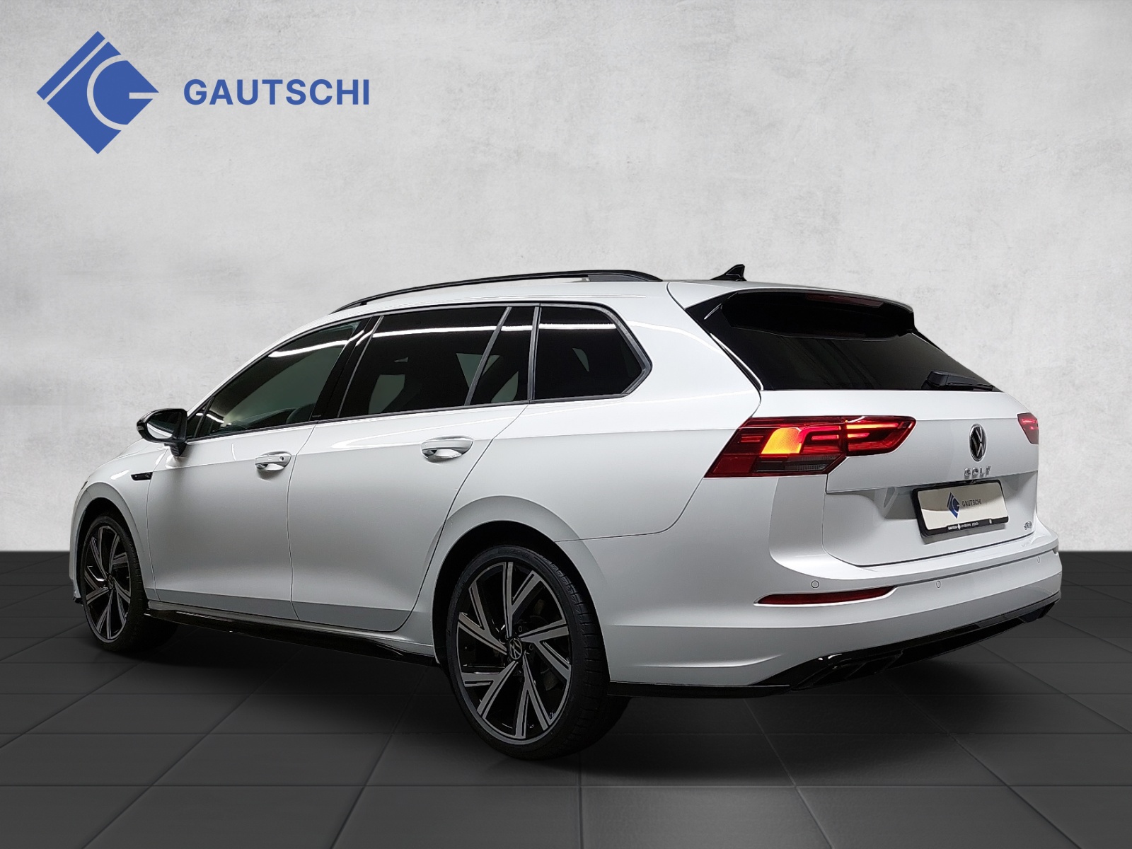 VW Golf 1.5 eTSI mHEV R-Line DSG-image-2