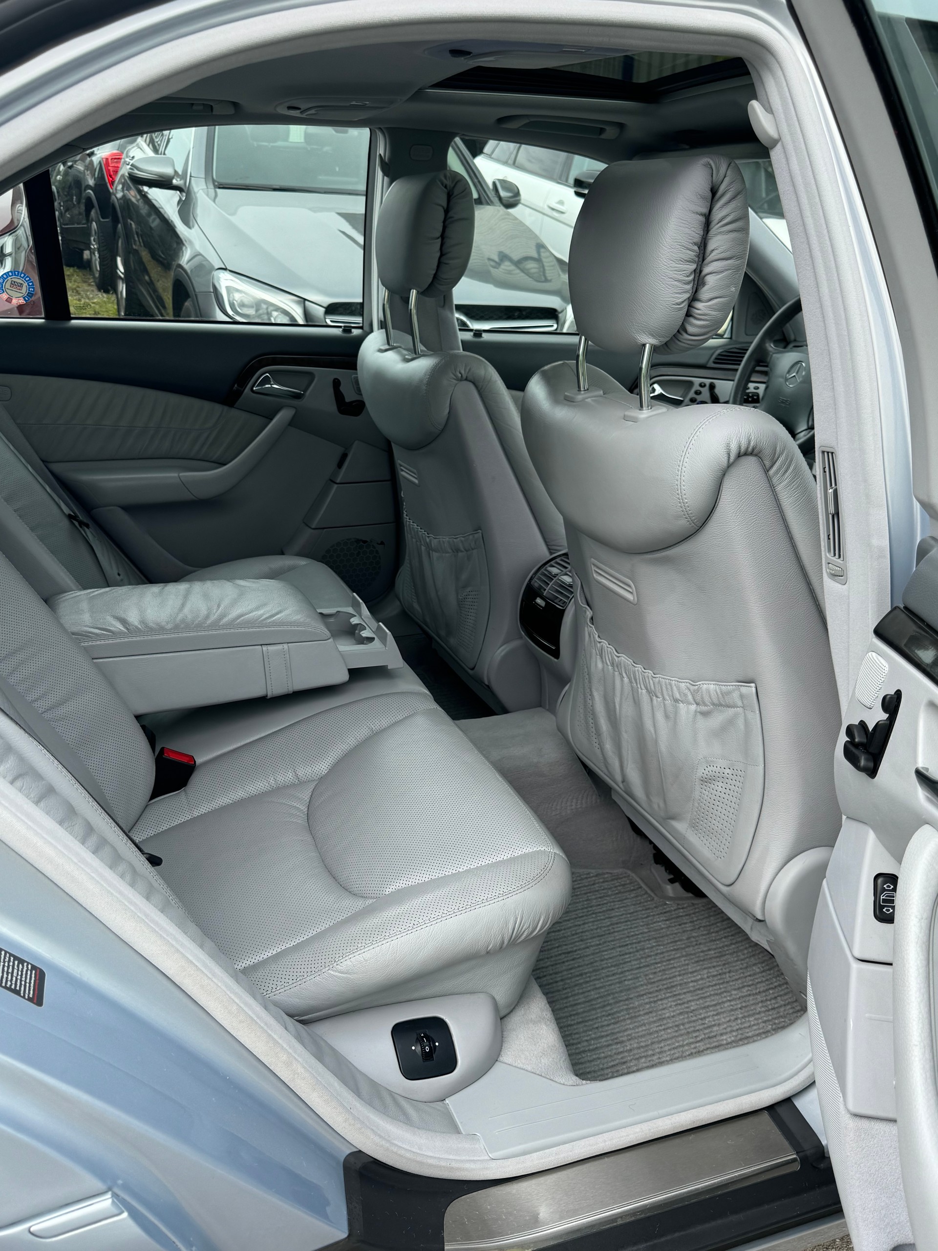 MERCEDES-BENZ S 320 L-image-9