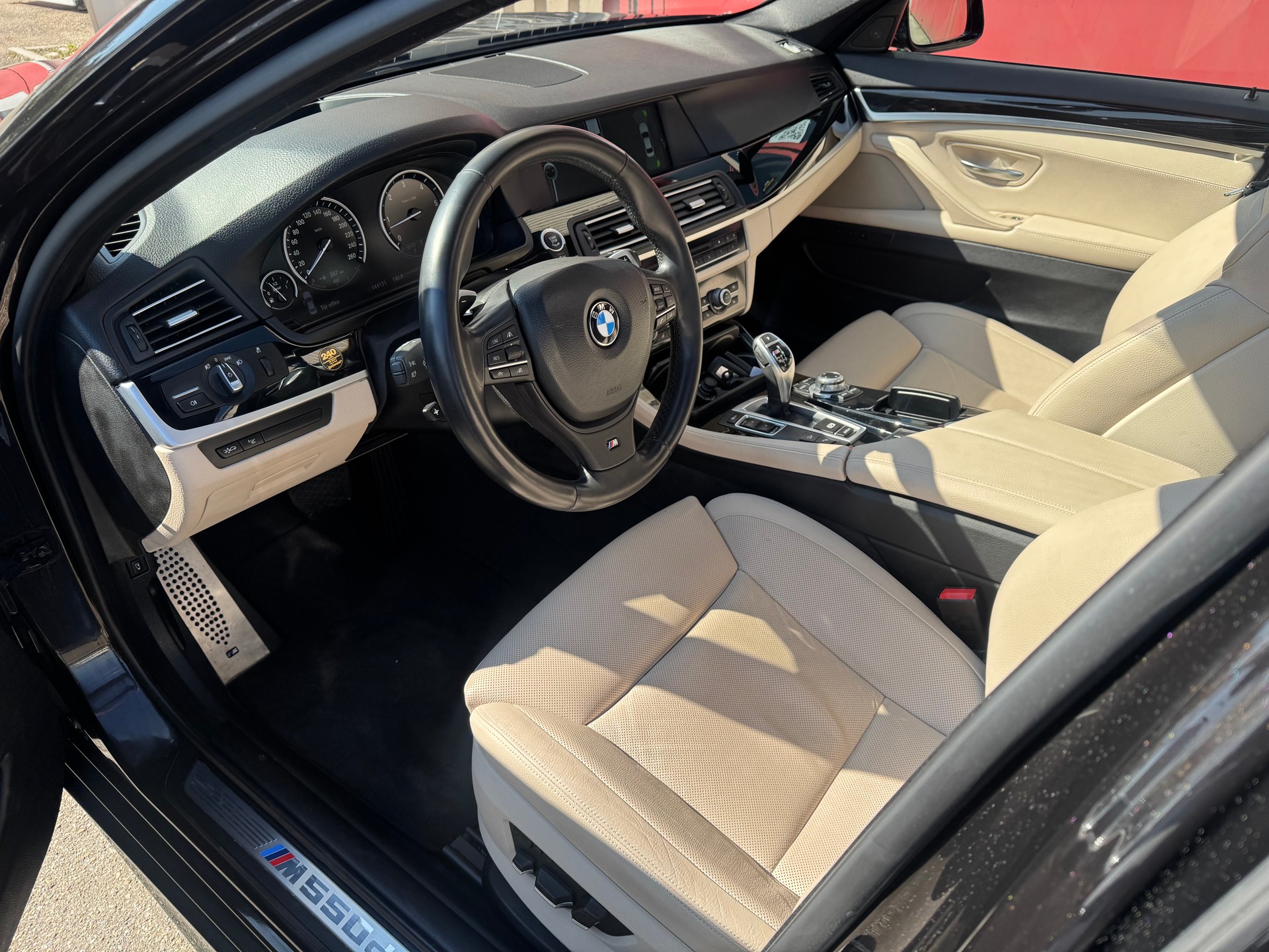 BMW M550d xDrive Steptronic-image-14