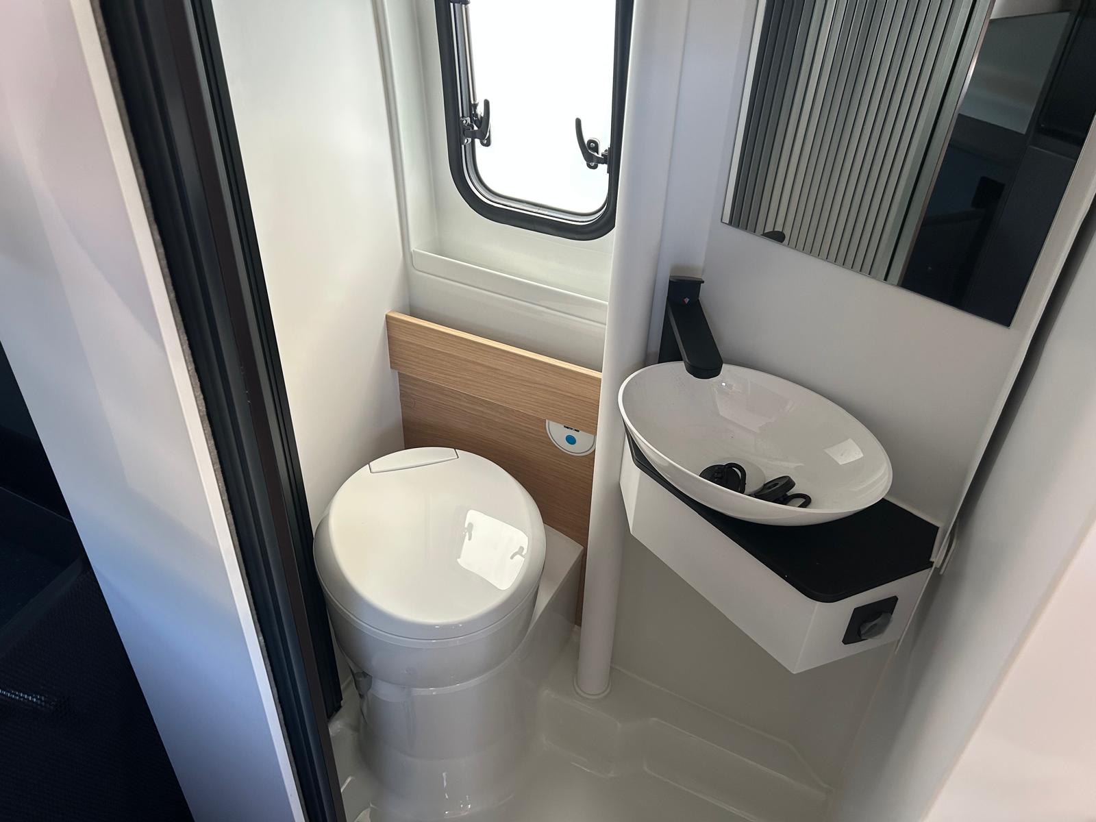 ADRIA Twin 640 SGX Swiss Edition-image-16