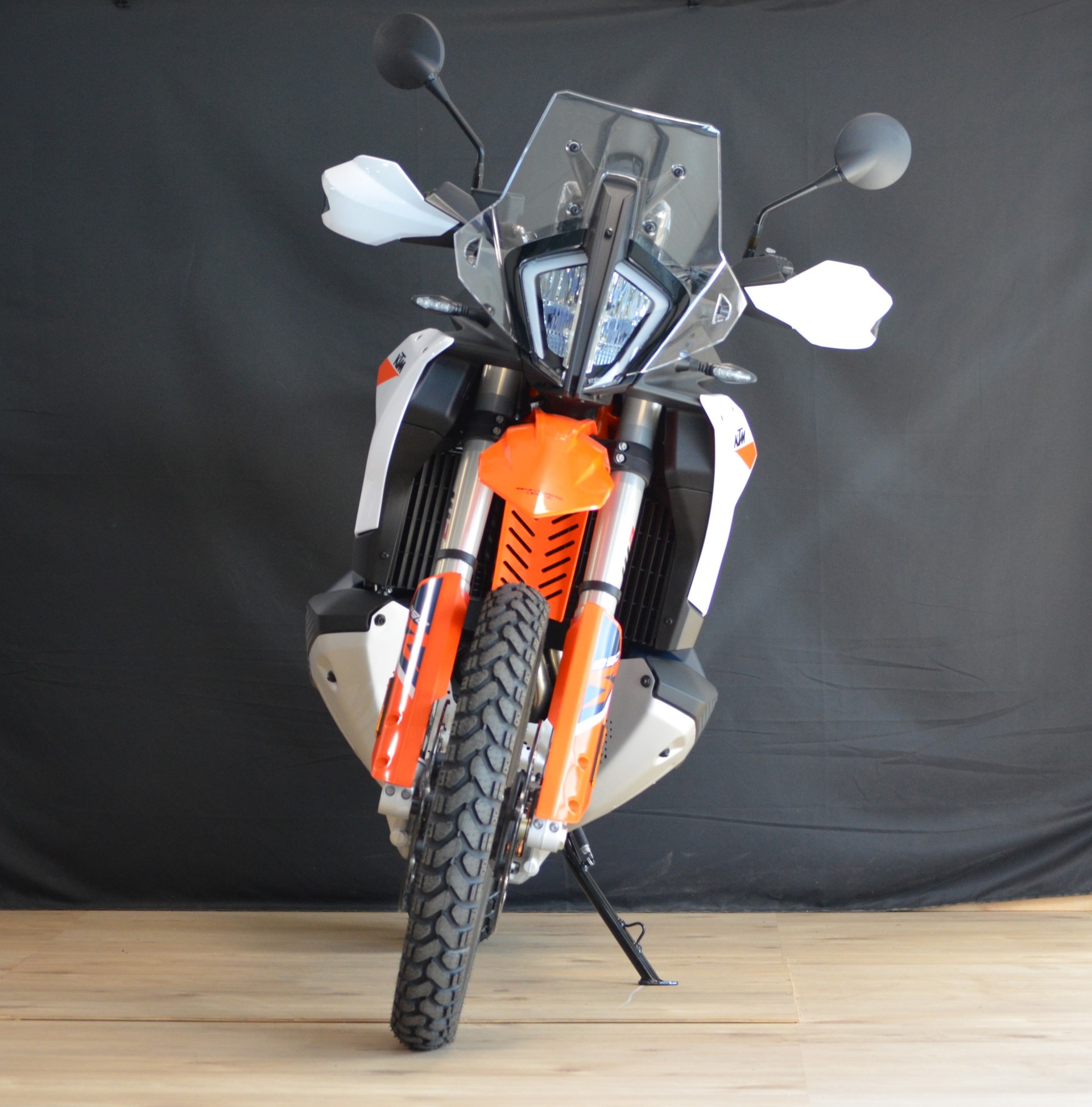 KTM 890 Adventure R 2026-showroom-element-2