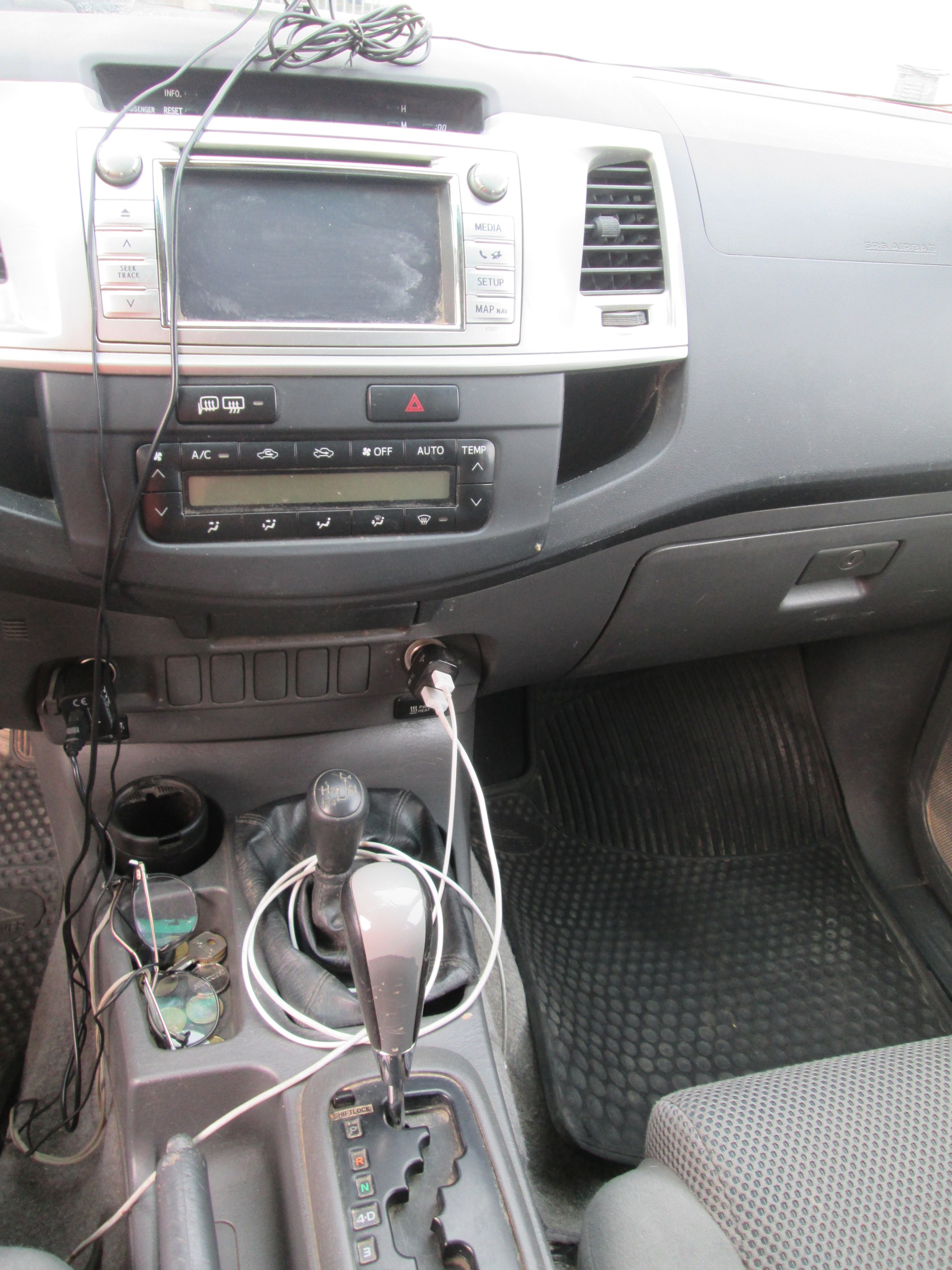 TOYOTA Hilux 3.0 4WD Double Cab Sol Premium A-image-9