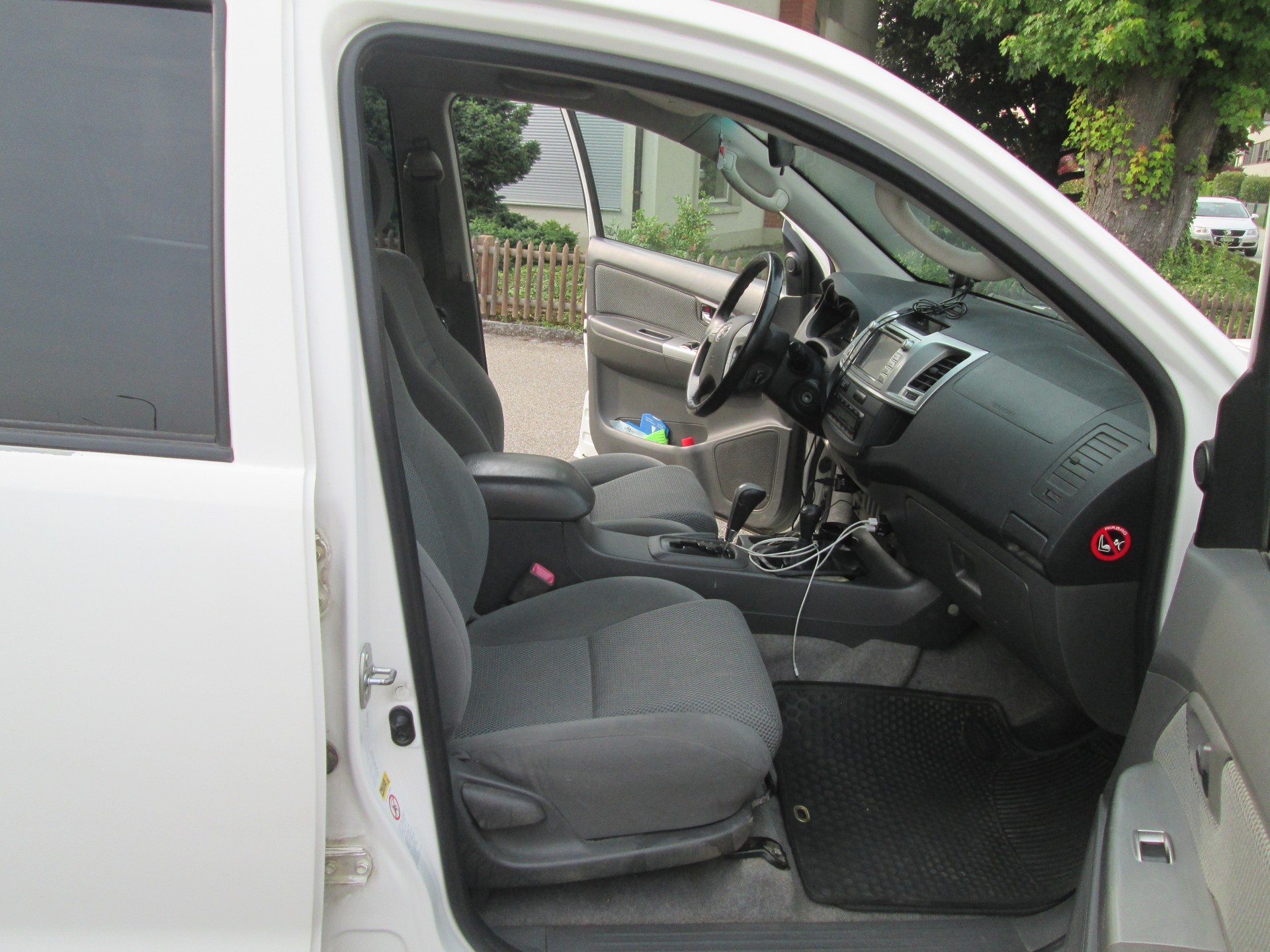 TOYOTA Hilux 3.0 4WD Double Cab Sol Premium A-image-8