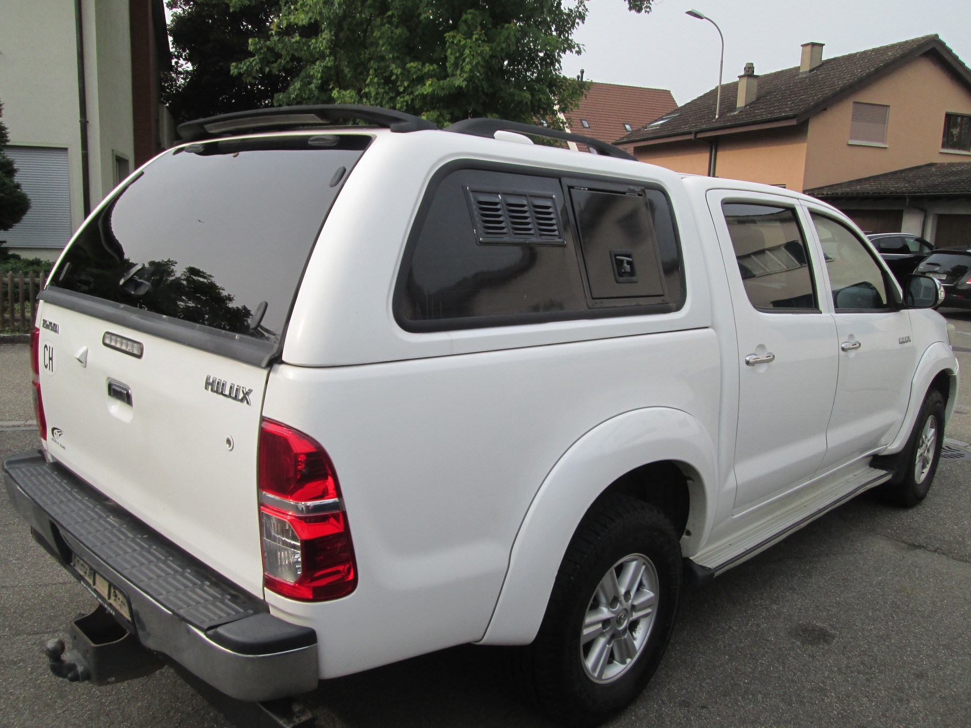 TOYOTA Hilux 3.0 4WD Double Cab Sol Premium A-image-4