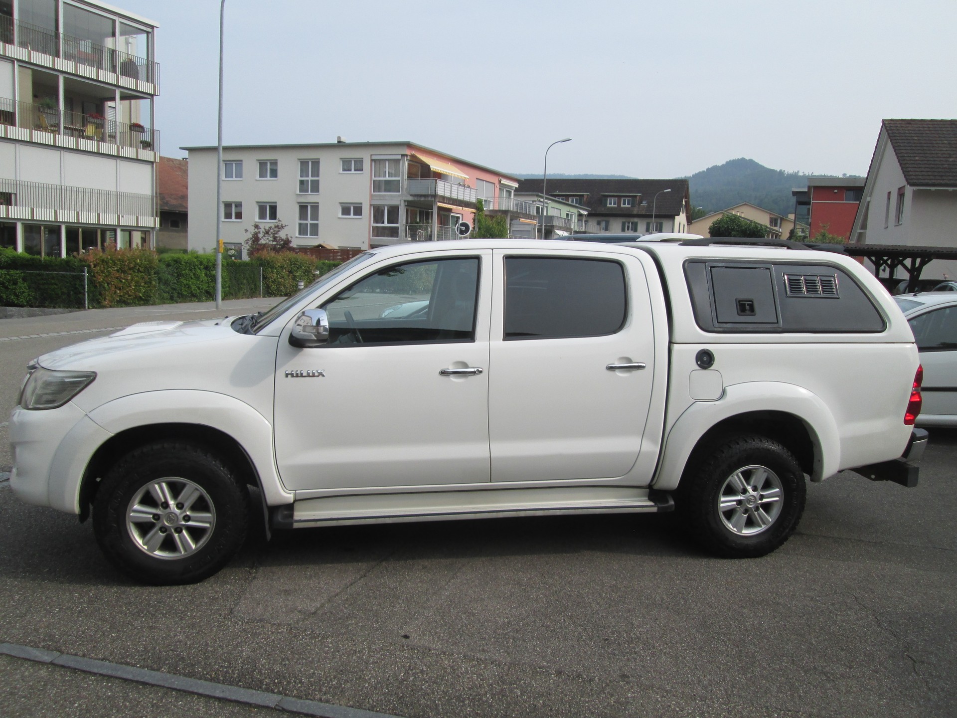 TOYOTA Hilux 3.0 4WD Double Cab Sol Premium A-image-1