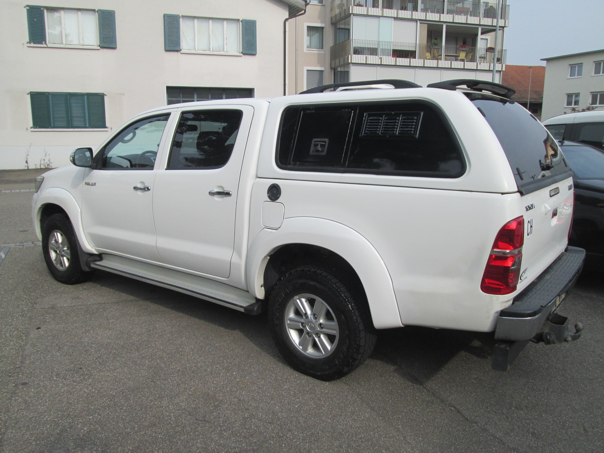 TOYOTA Hilux 3.0 4WD Double Cab Sol Premium A-image-2