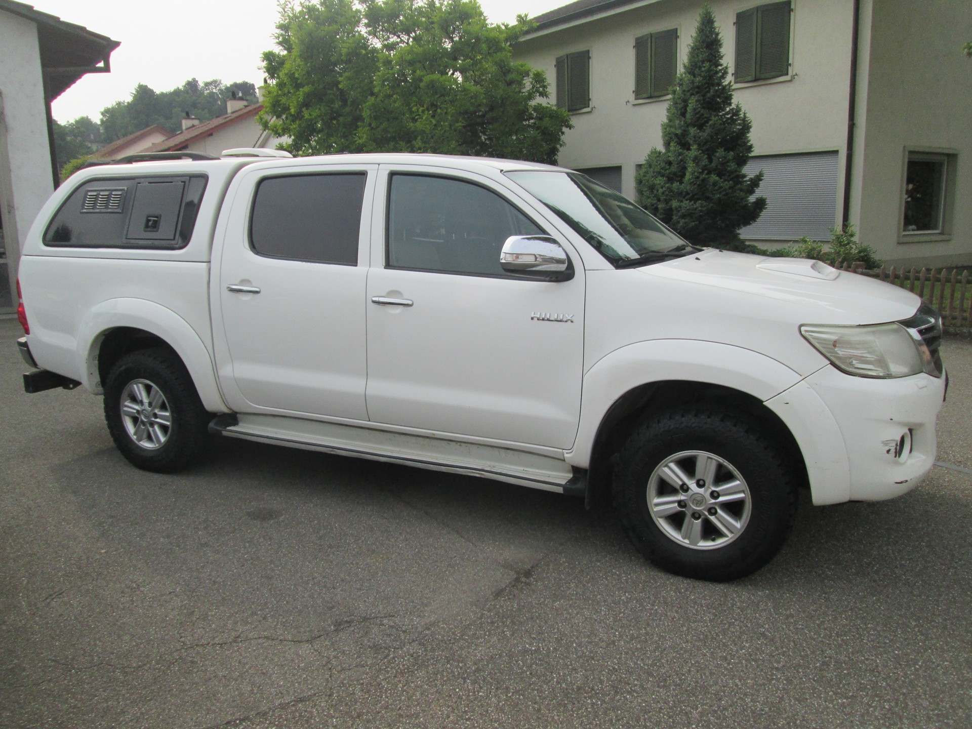TOYOTA Hilux 3.0 4WD Double Cab Sol Premium A-image-5
