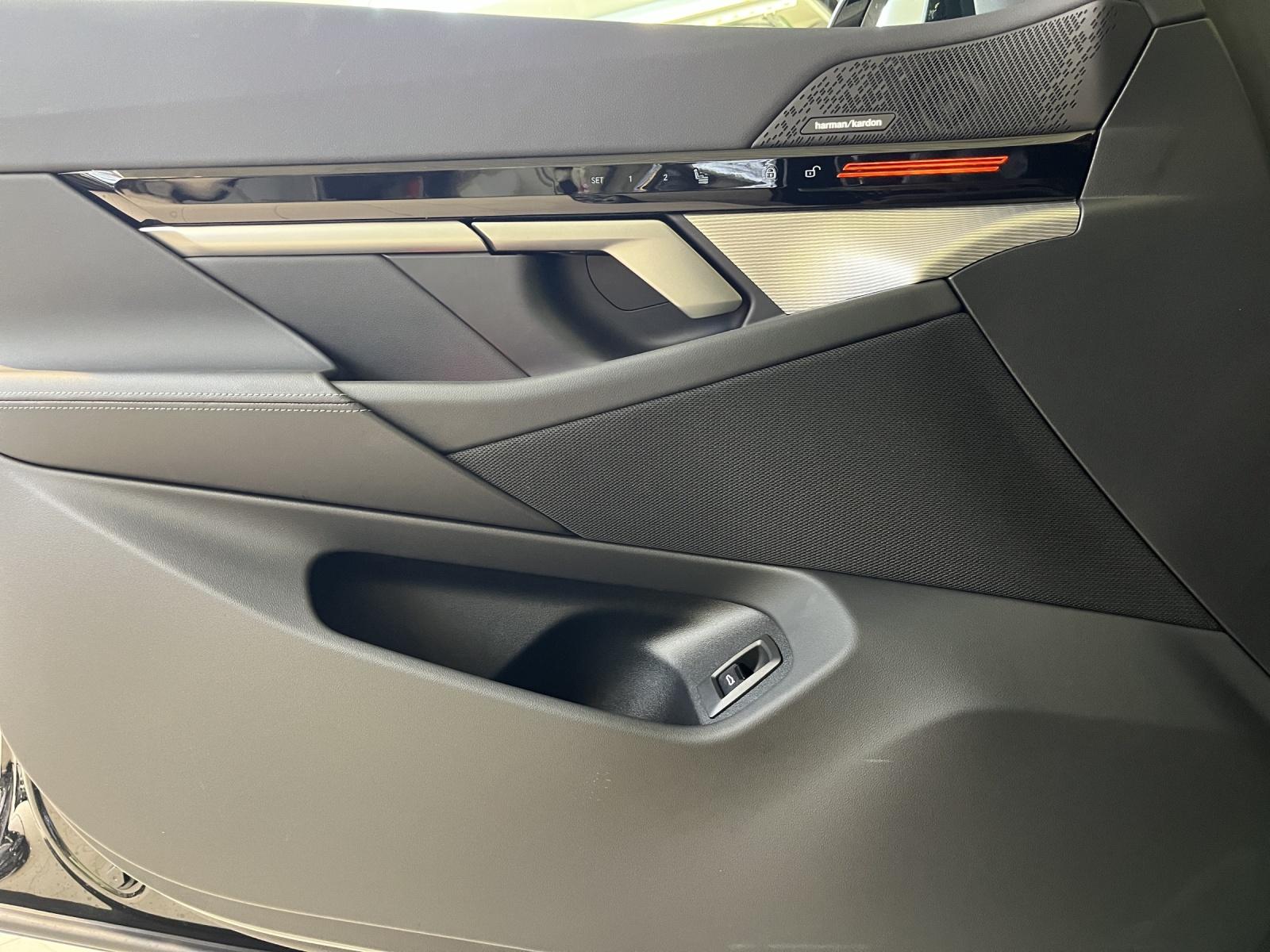 BMW 520d xDrive Touring M Sport-image-14