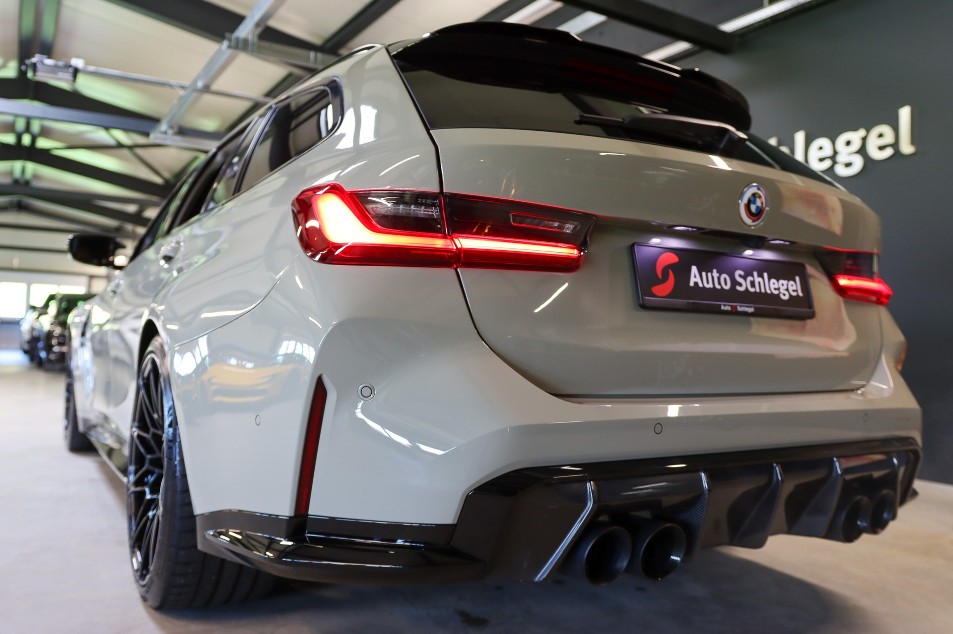 BMW M3 Touring xDrive Competition M-image-8