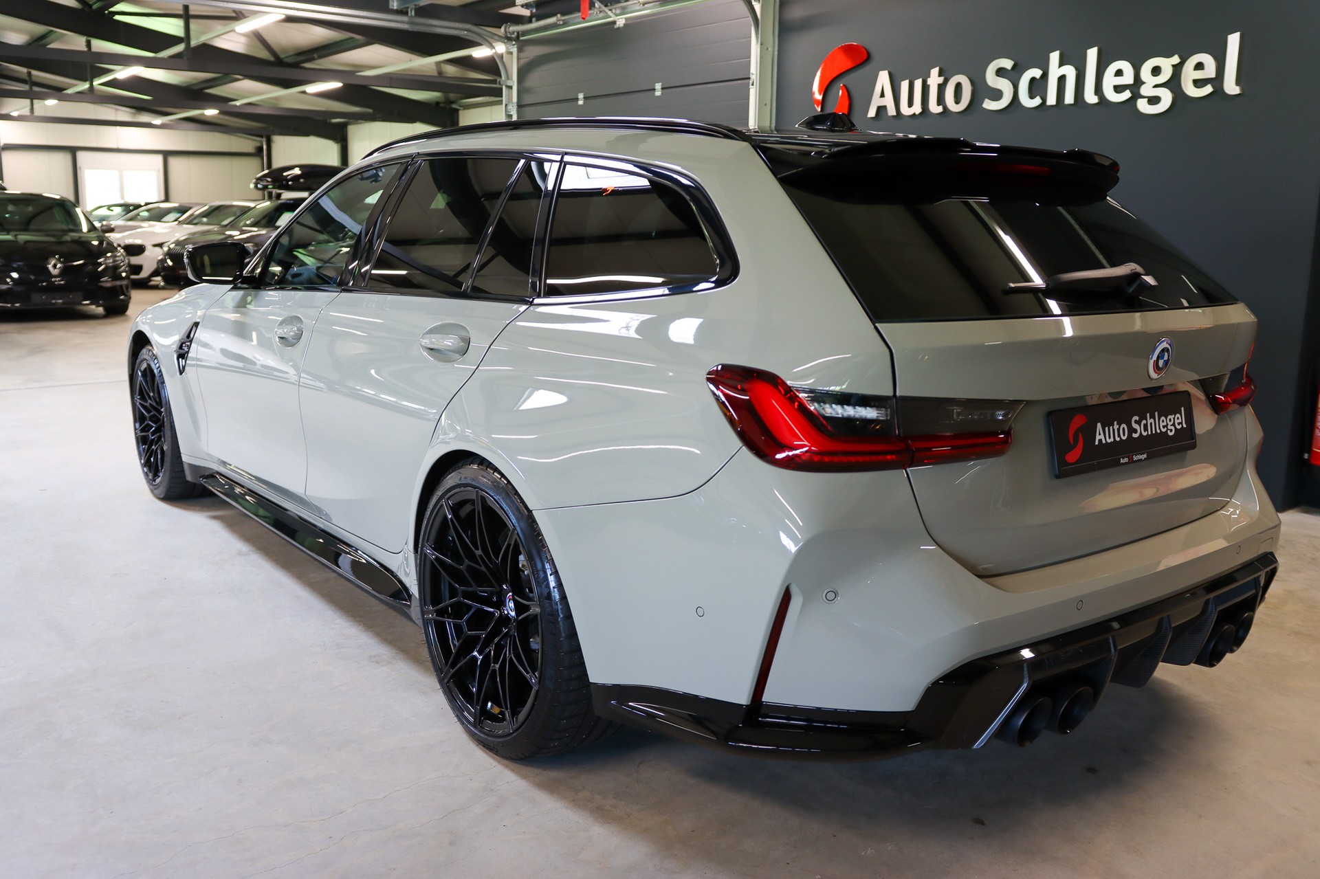 BMW M3 Touring xDrive Competition M-image-3