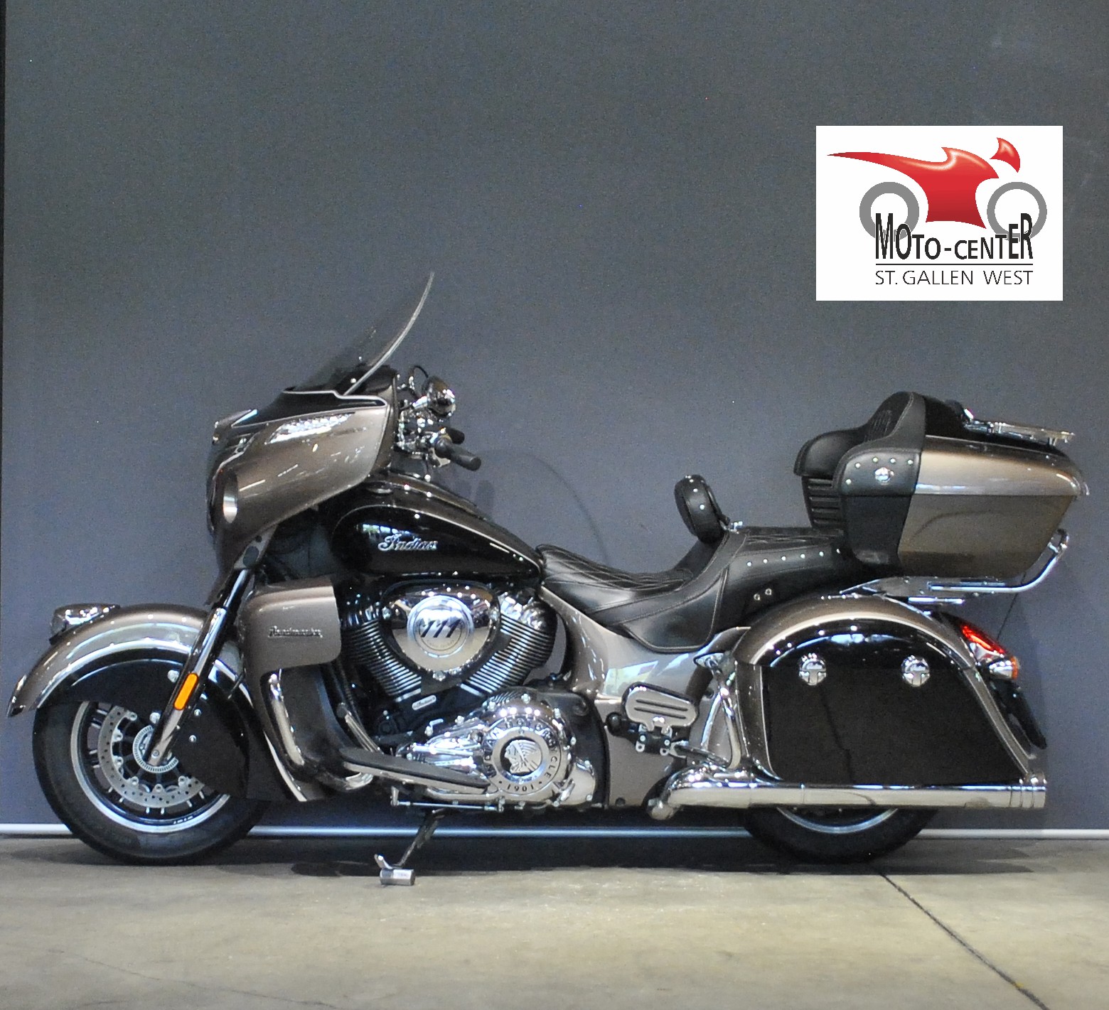 INDIAN Roadmaster-showroom-element-2