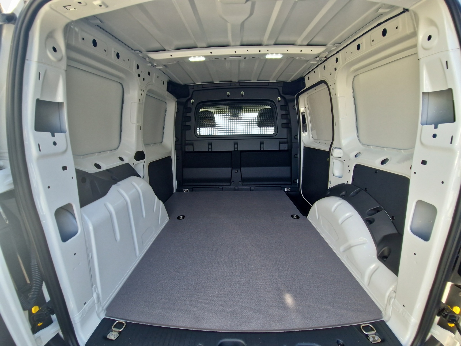 VW Caddy Cargo 1.5 TSI-image-12