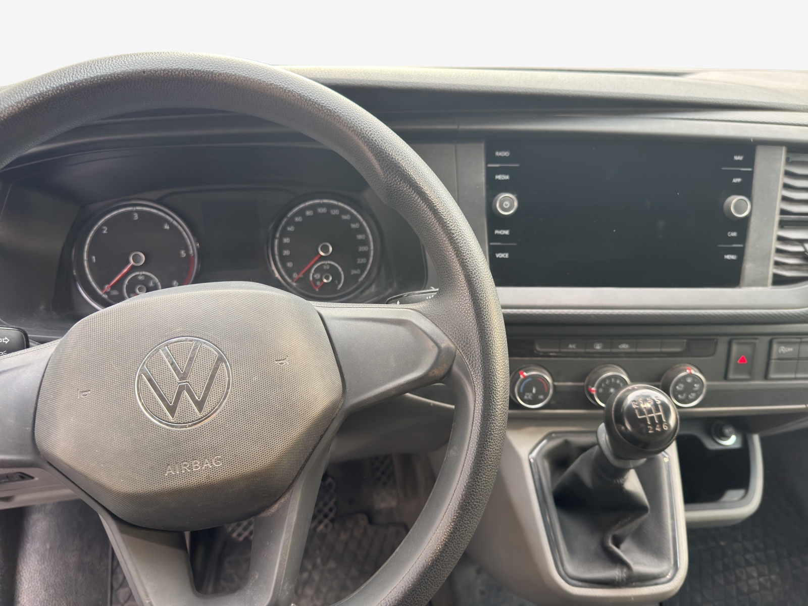 VW T6.1 2.0 TDI 4Motion-image-10