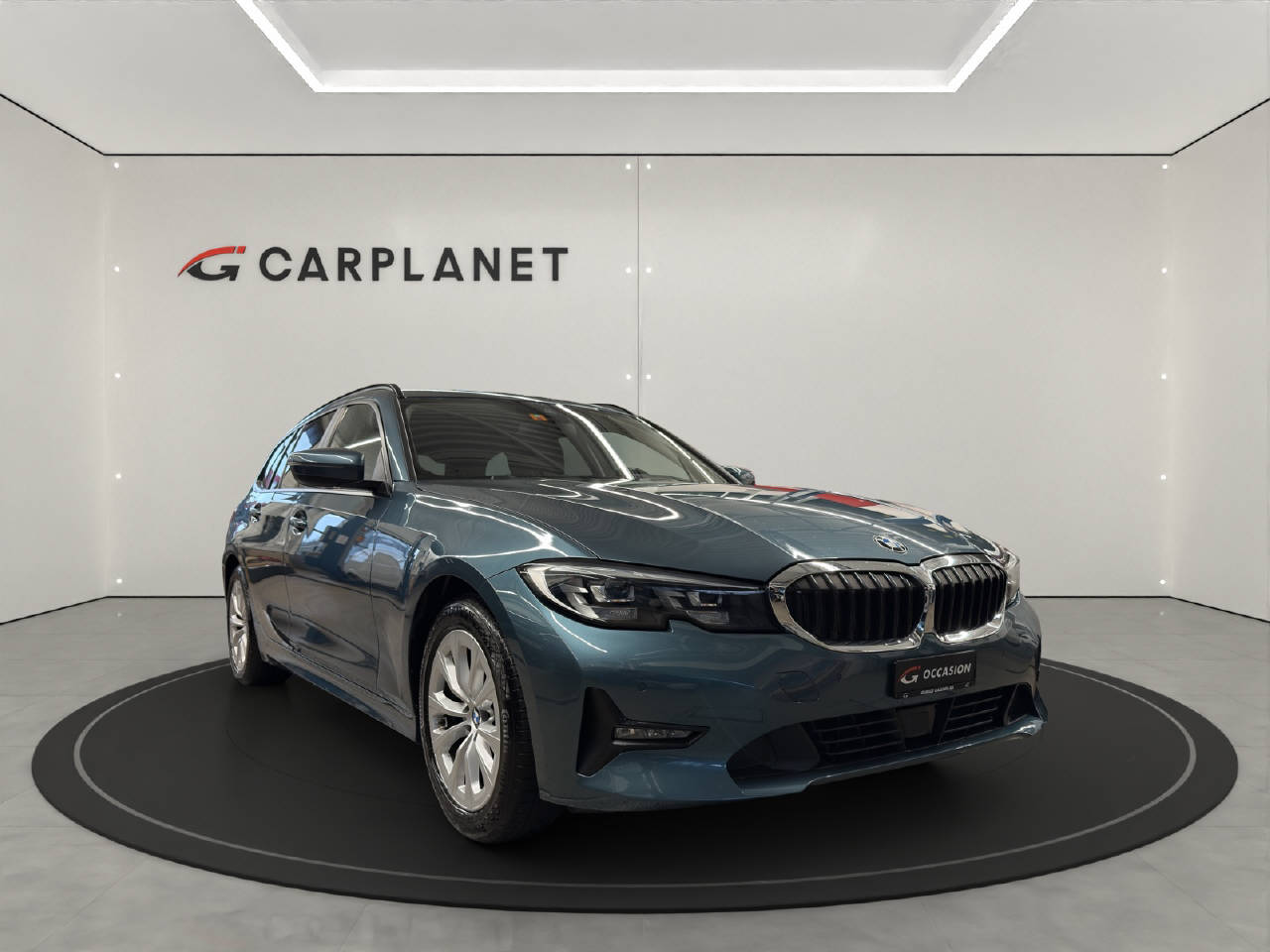 BMW 318d Touring-showroom-element-3
