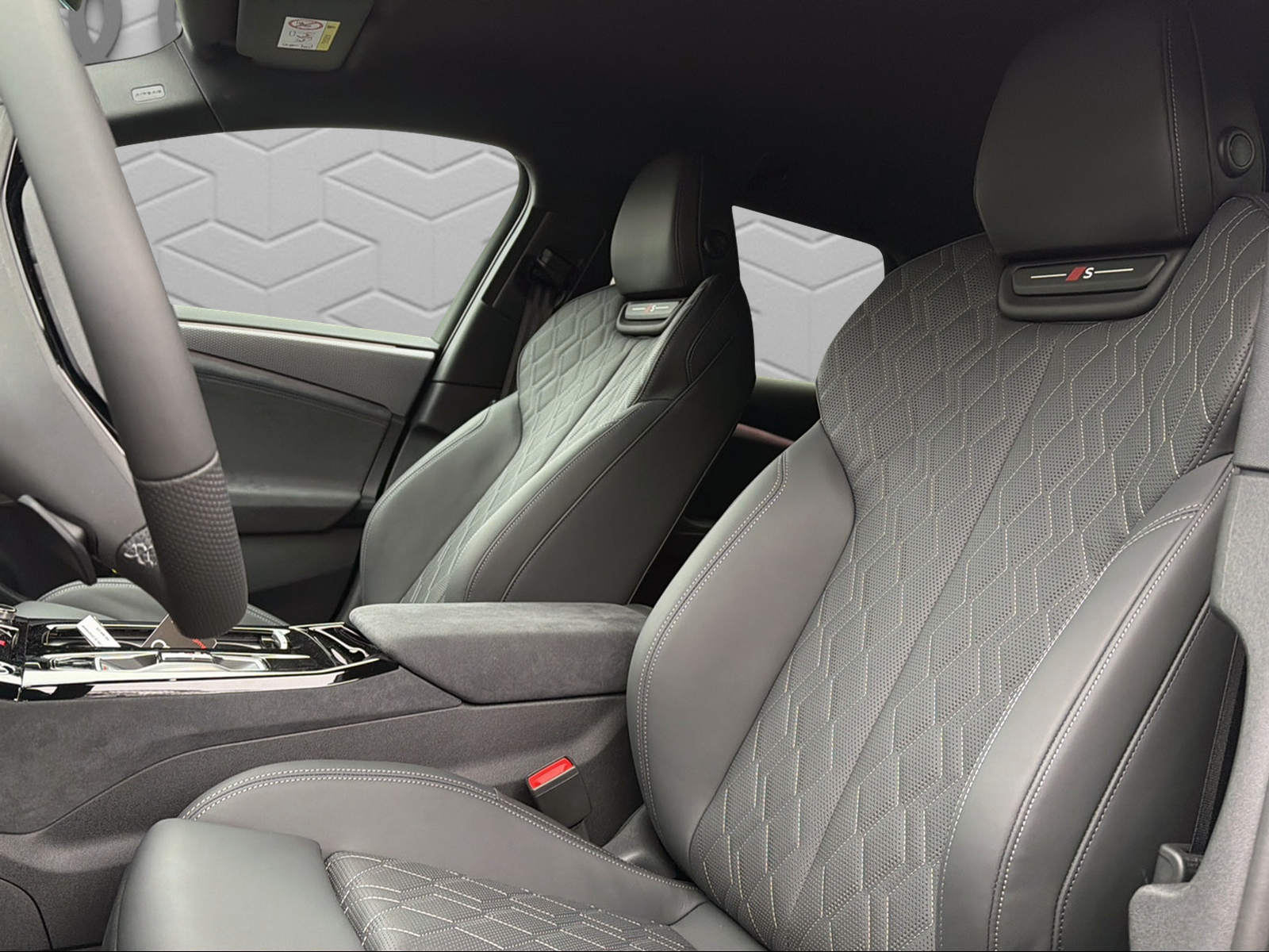AUDI A6 Avant e-tron quattro-image-6