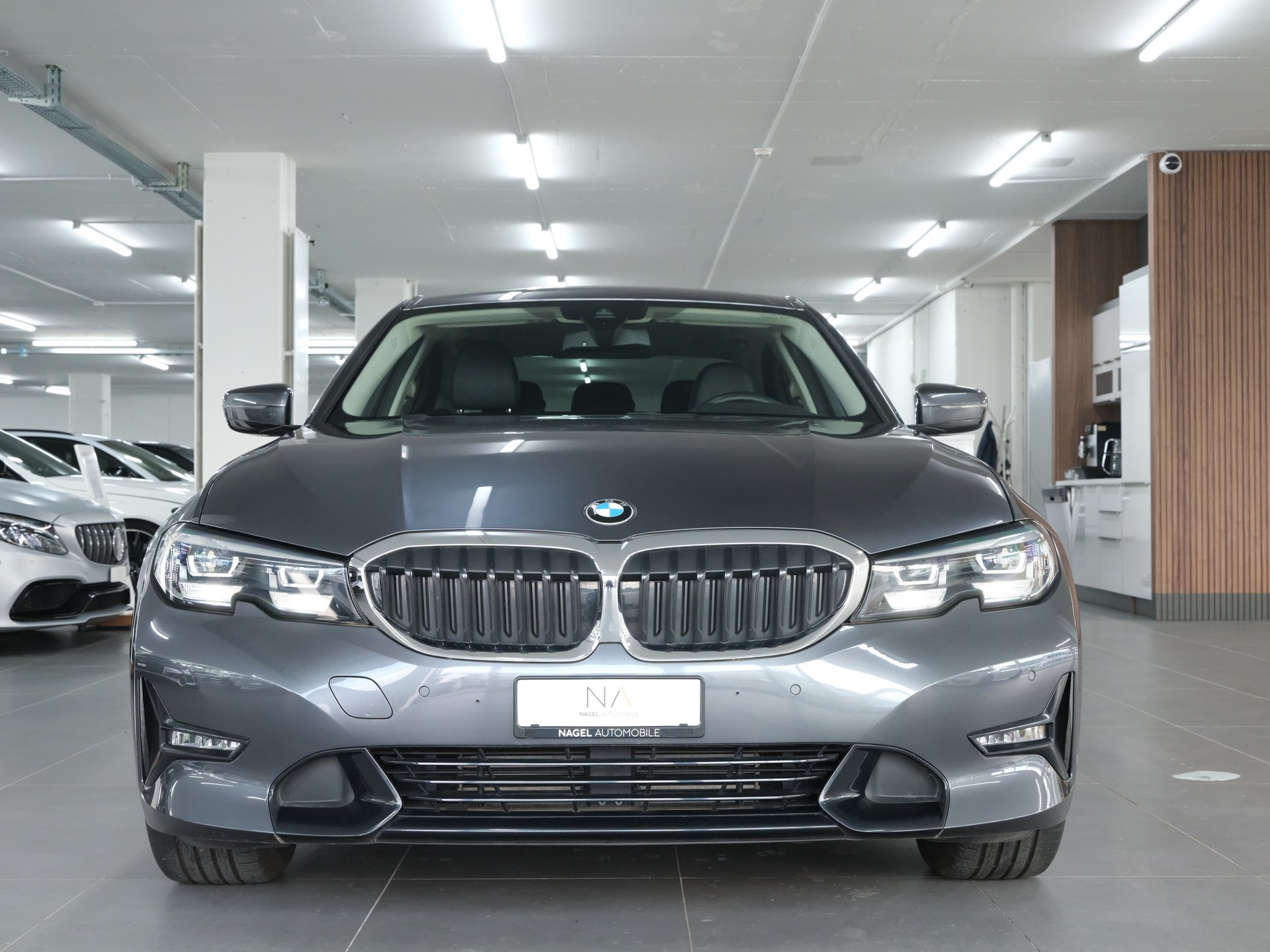 BMW 318d Steptronic Sport Line-showroom-element-2