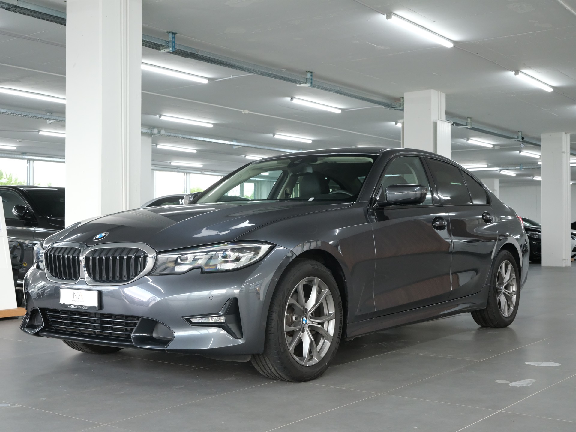 BMW 318d Steptronic Sport Line-showroom-element-3