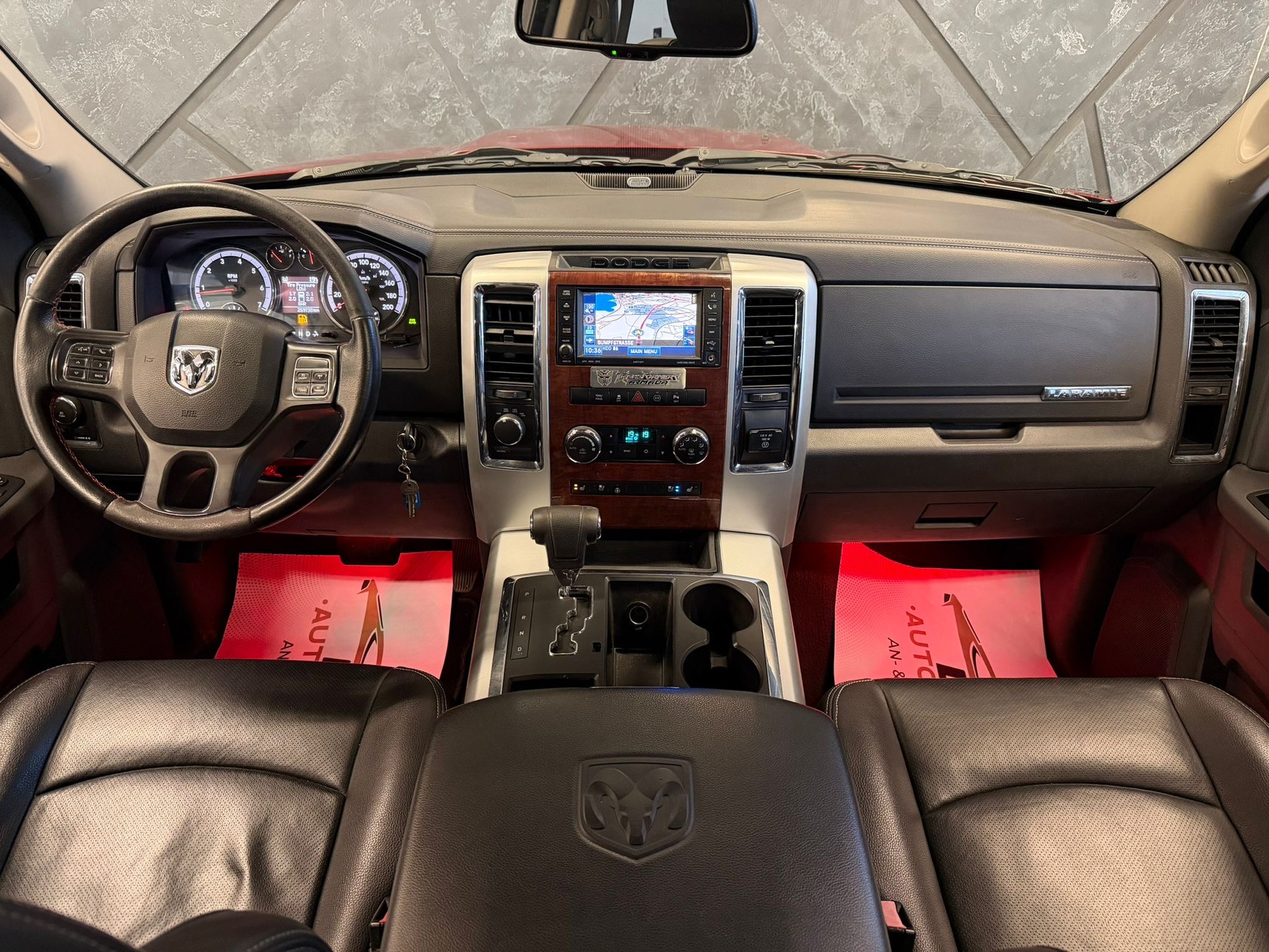 DODGE 1500 5.7 V8 4X4 Laramie-image-9